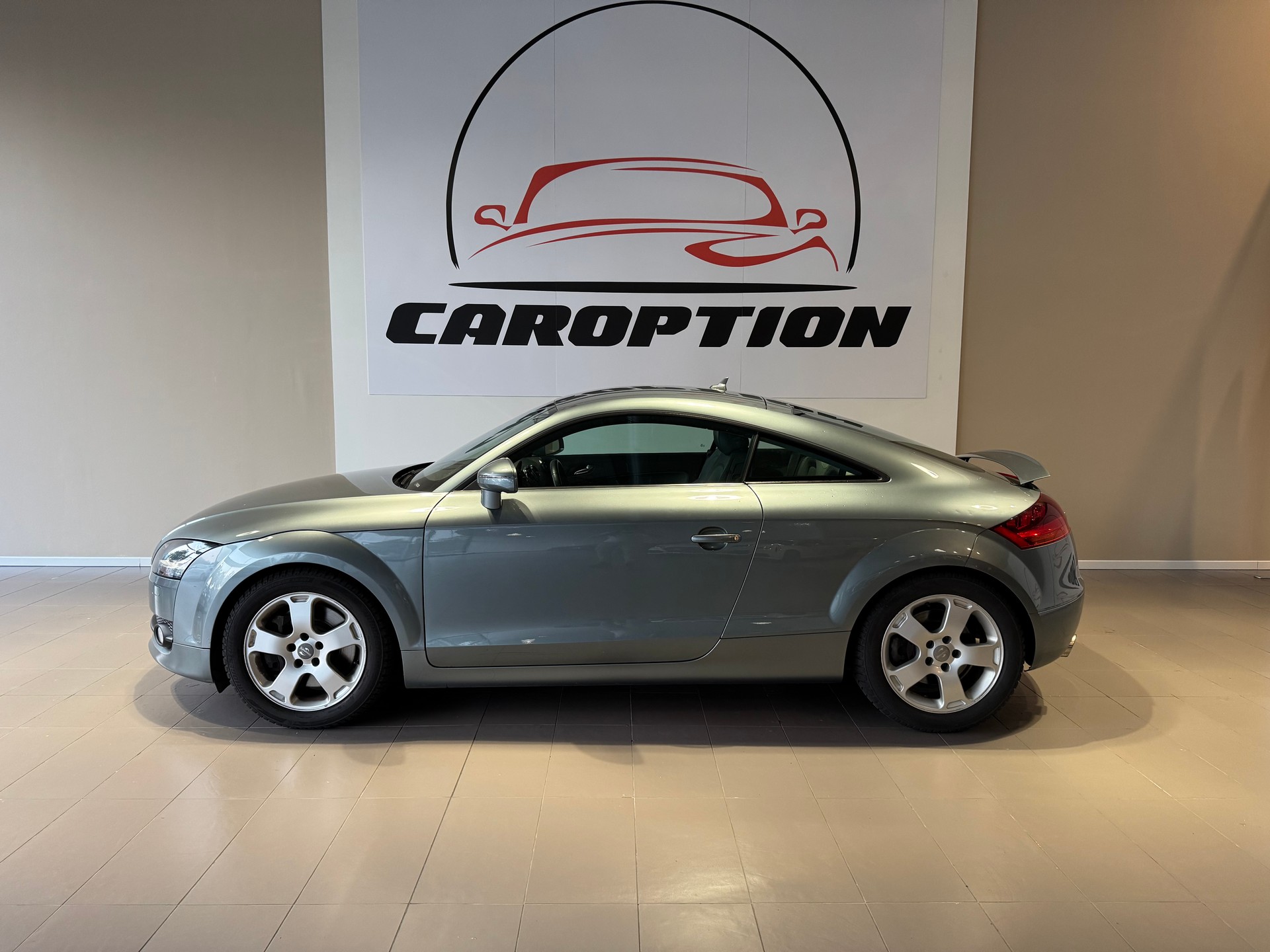 AUDI TT Coupé 3.2 quattro-image-8