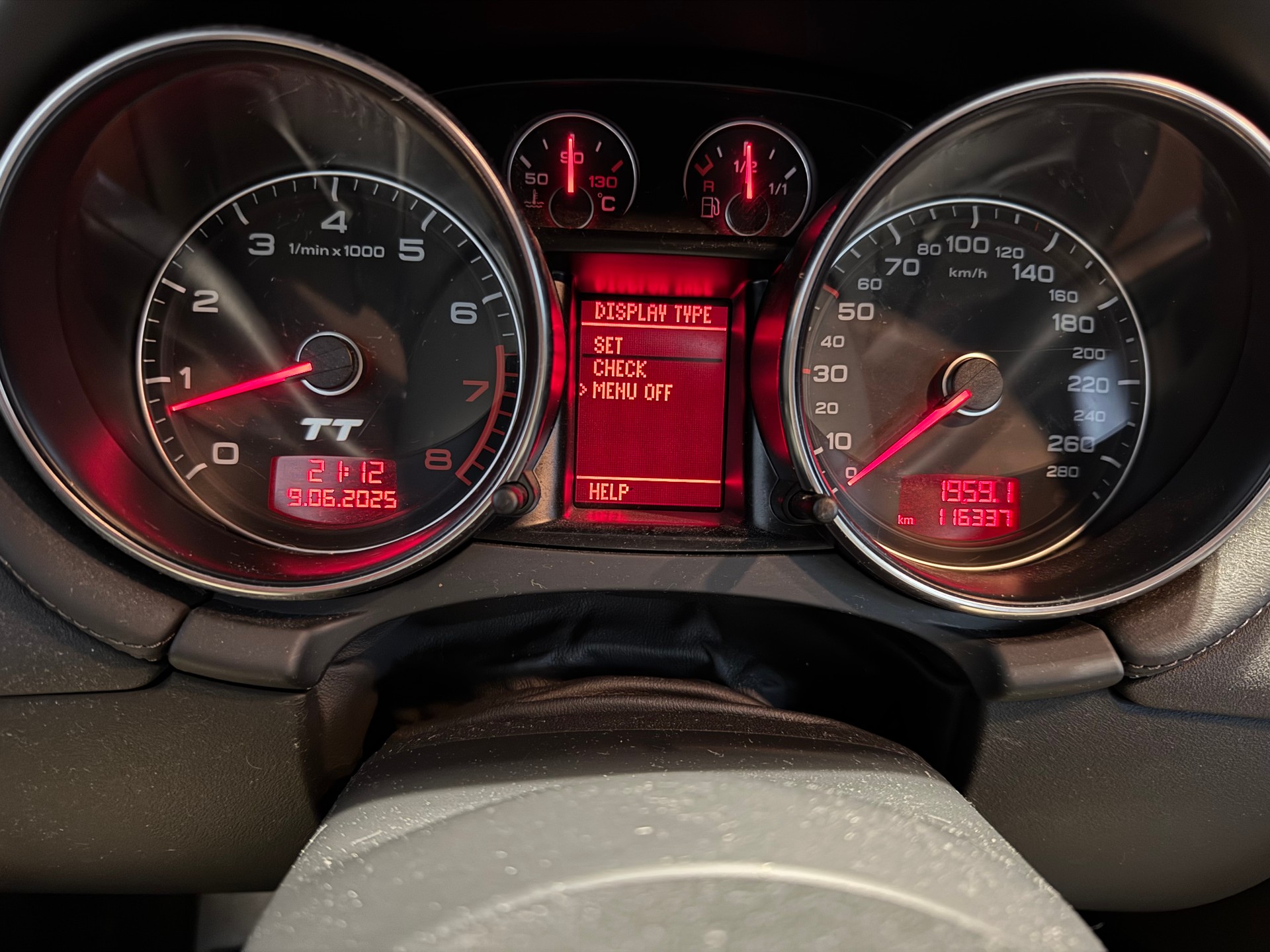 AUDI TT Coupé 3.2 quattro-image-13