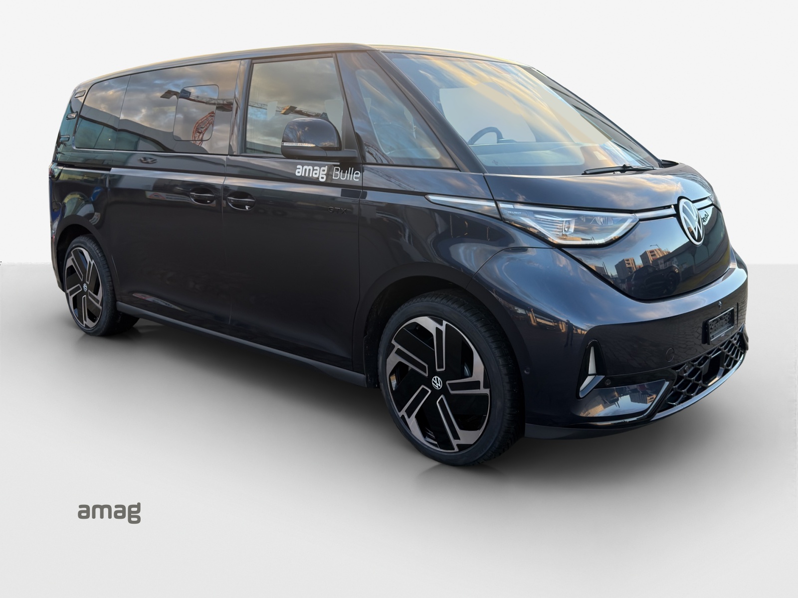 VW ID.Buzz LWB GTX 4 Motion-image-5
