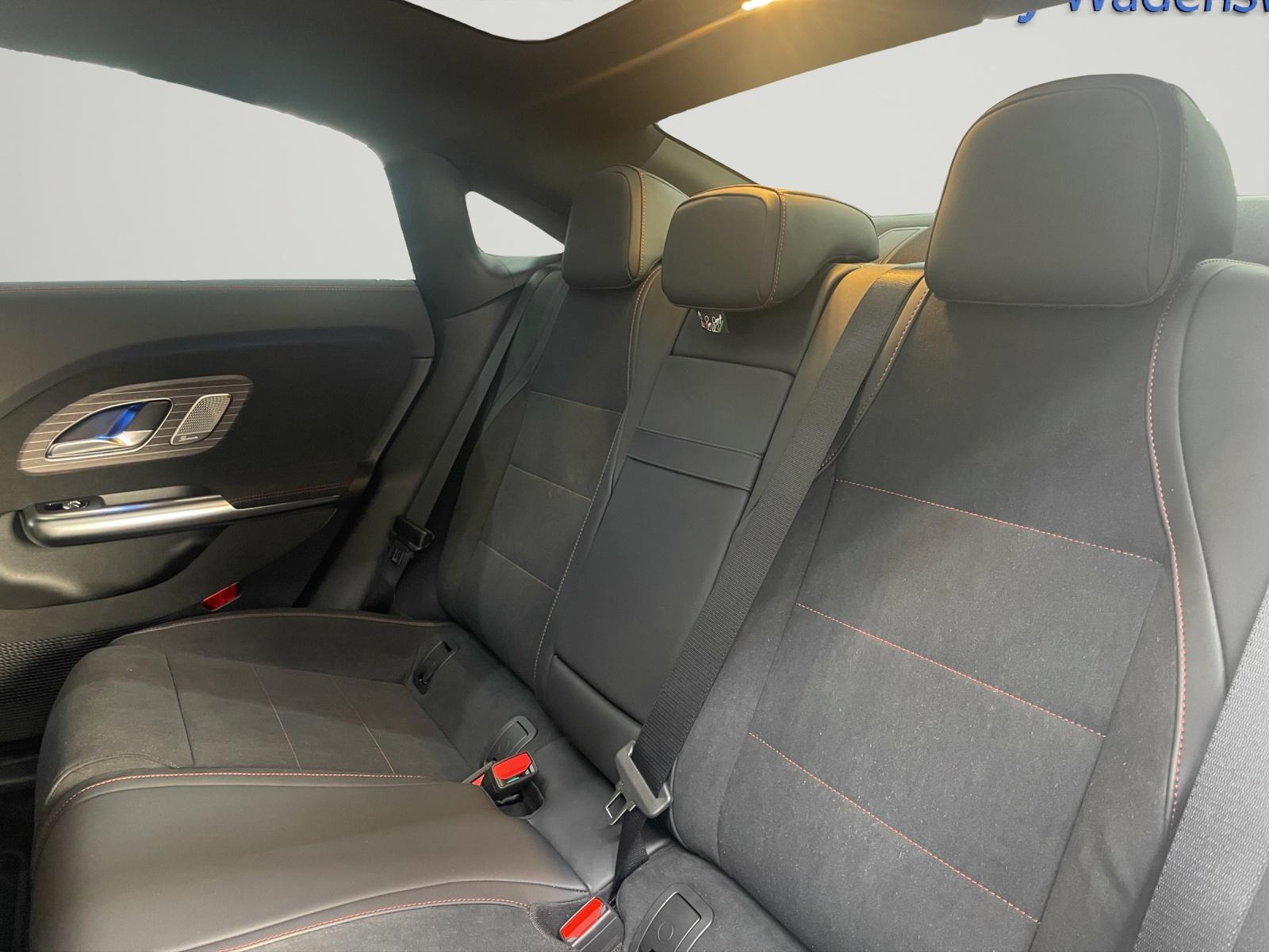 MERCEDES-BENZ CLA 350 4MATIC AMG Line-image-8