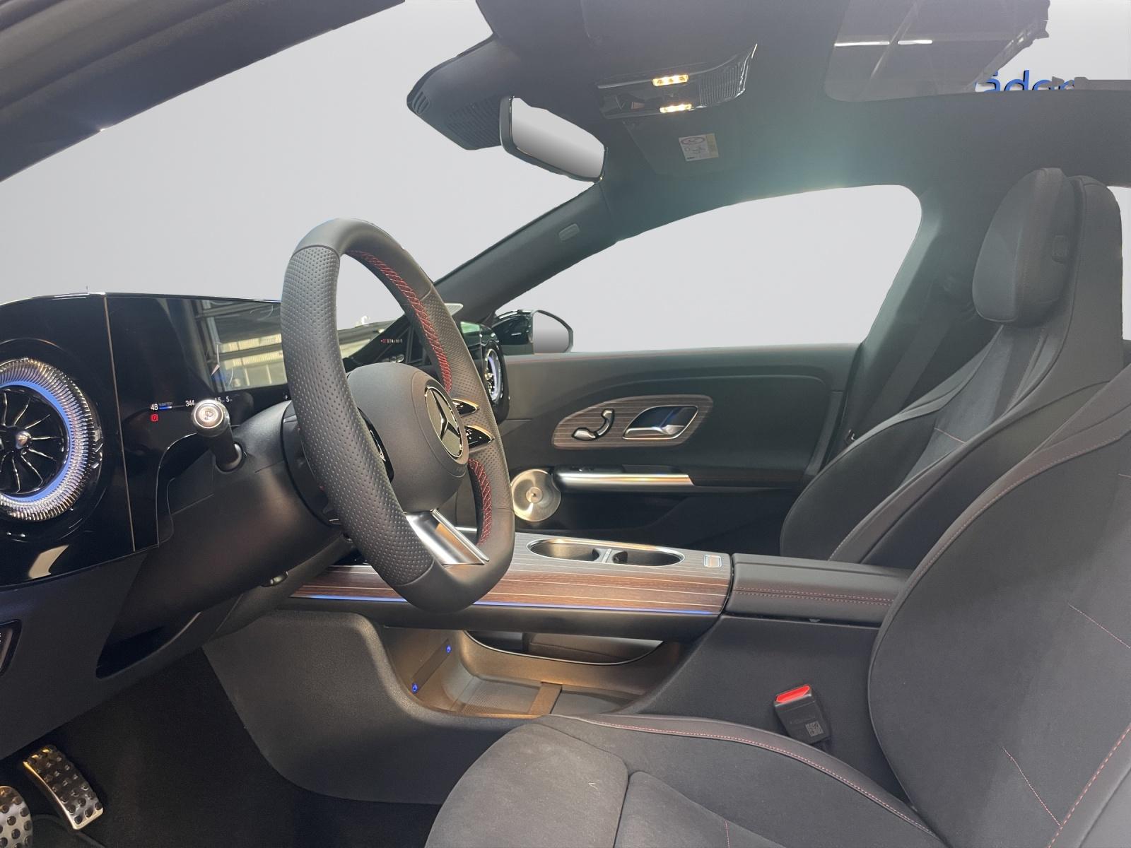 MERCEDES-BENZ CLA 350 4MATIC AMG Line-image-3