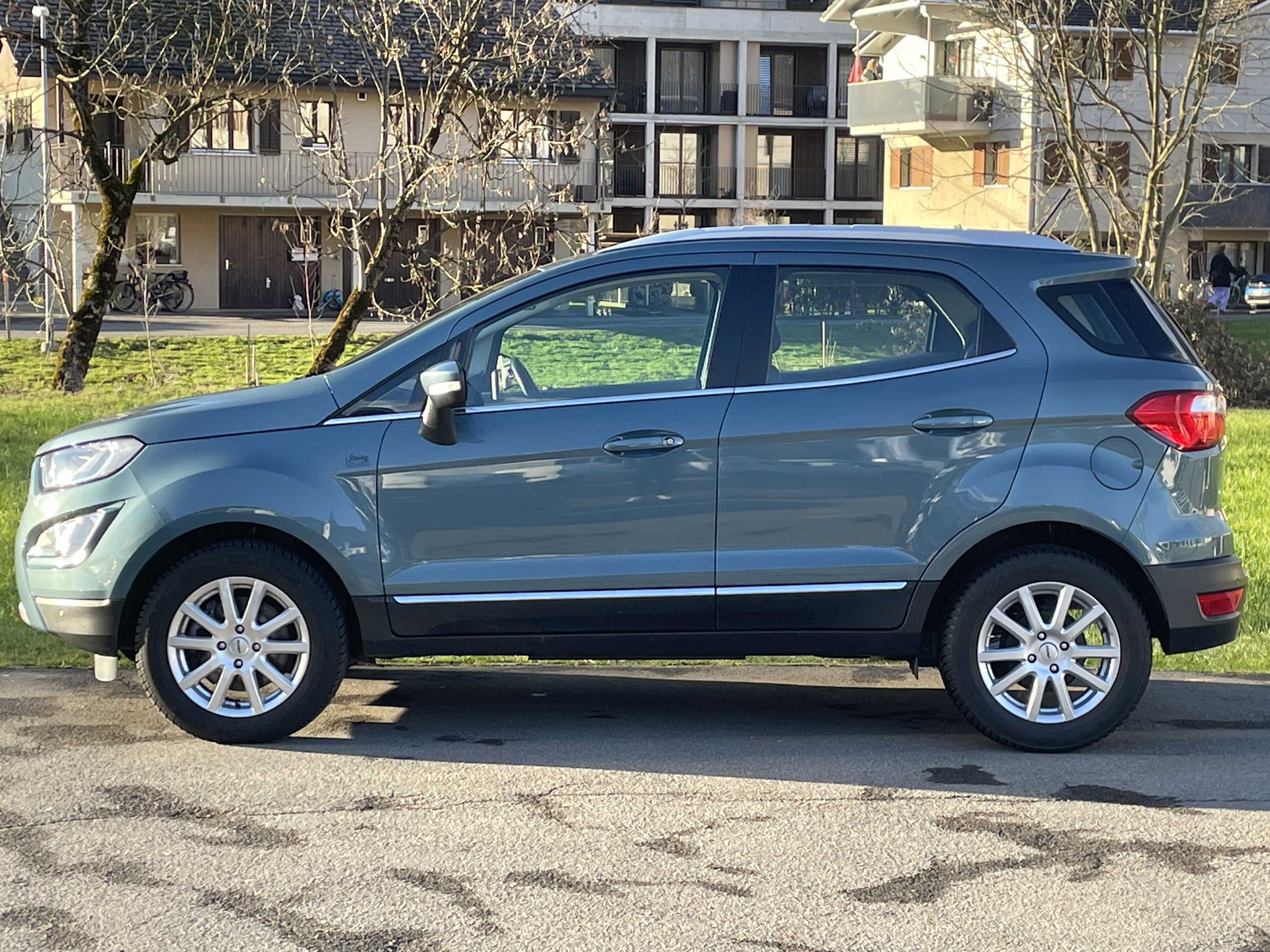 FORD EcoSport 1.0 EcoB Titanium-showroom-element-2