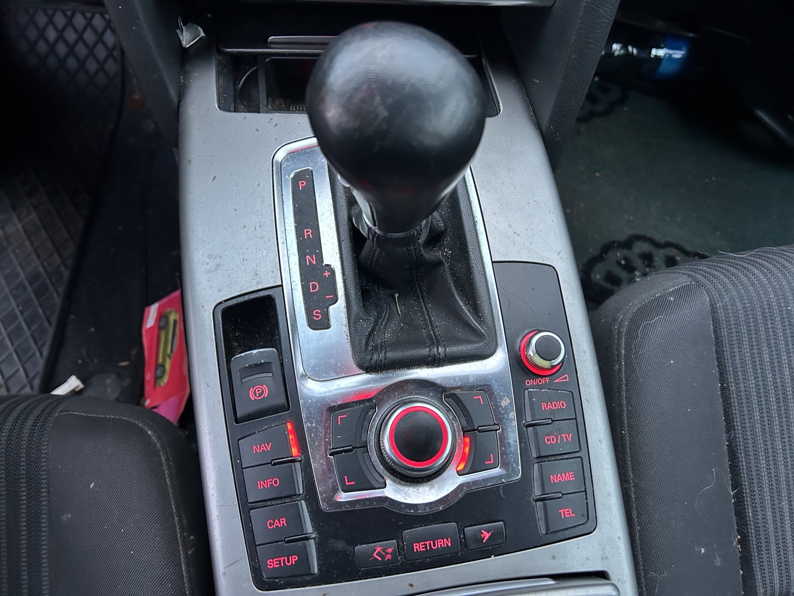 AUDI A6 Avant 3.0 V6 TDI quattro-image-8