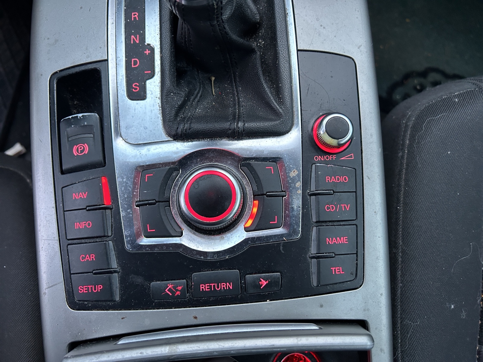 AUDI A6 Avant 3.0 V6 TDI quattro-image-9