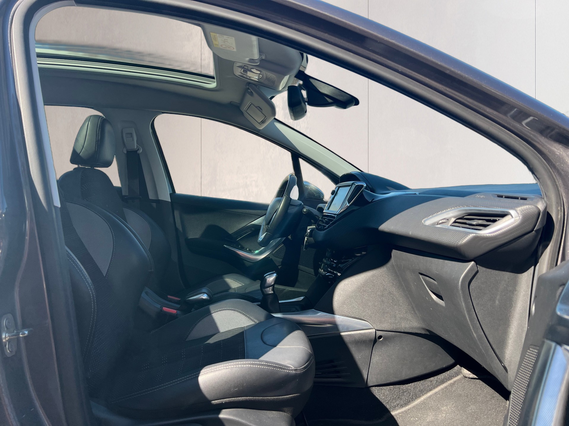 PEUGEOT 2008 1.6 VTI Allure-image-15