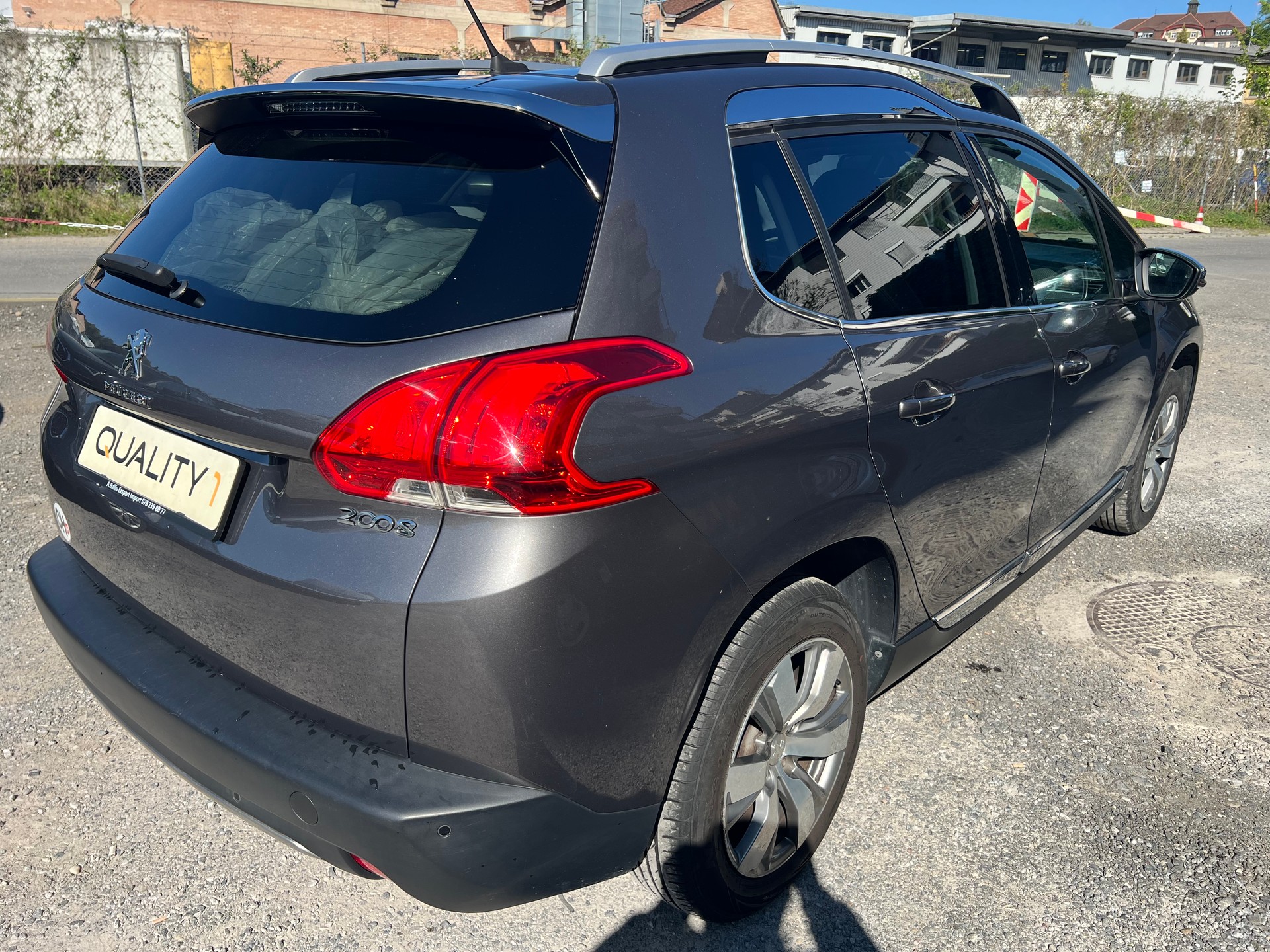 PEUGEOT 2008 1.6 VTI Allure-image-6