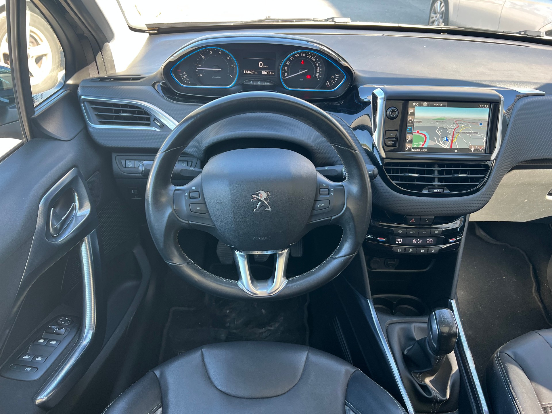 PEUGEOT 2008 1.6 VTI Allure-image-9