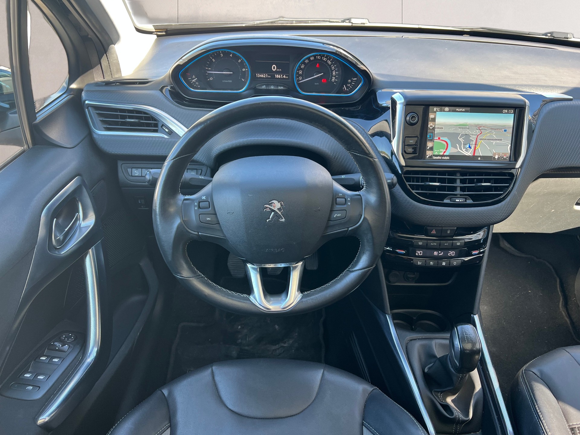 PEUGEOT 2008 1.6 VTI Allure-image-9