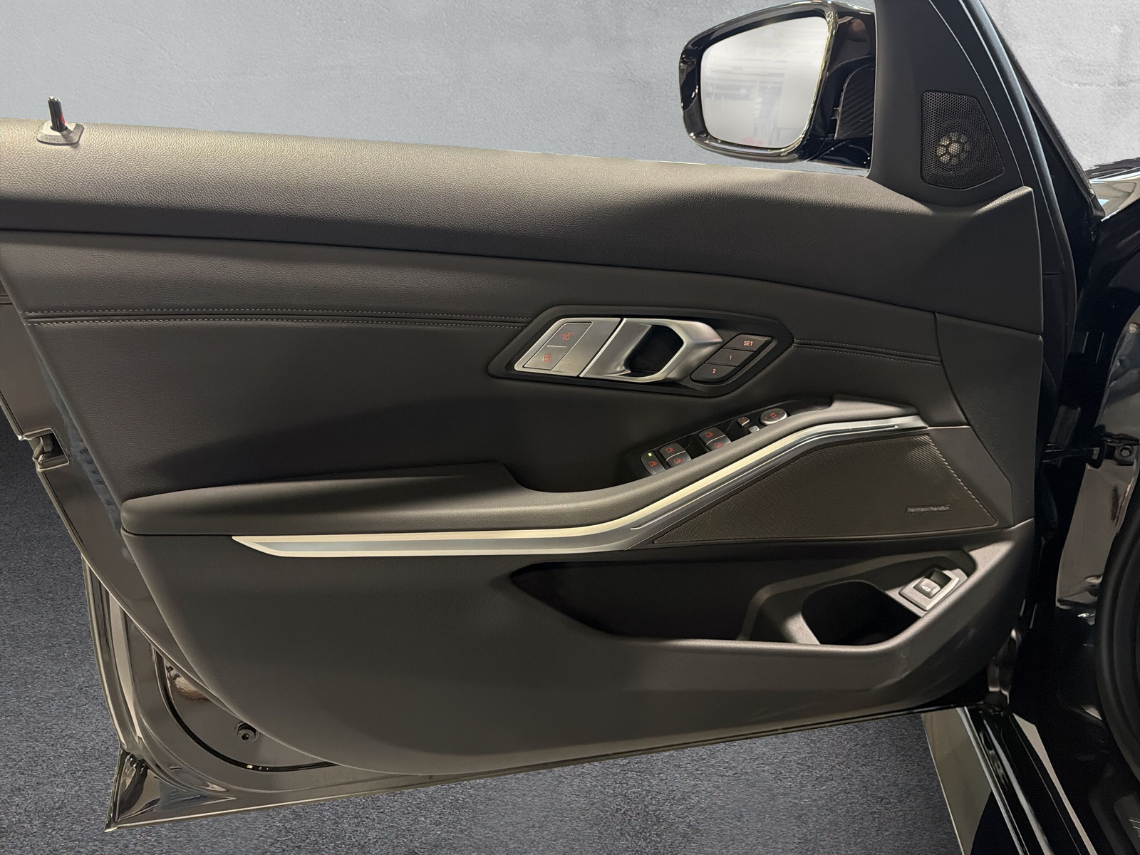 BMW M3 Touring xDrive Competition M-image-16