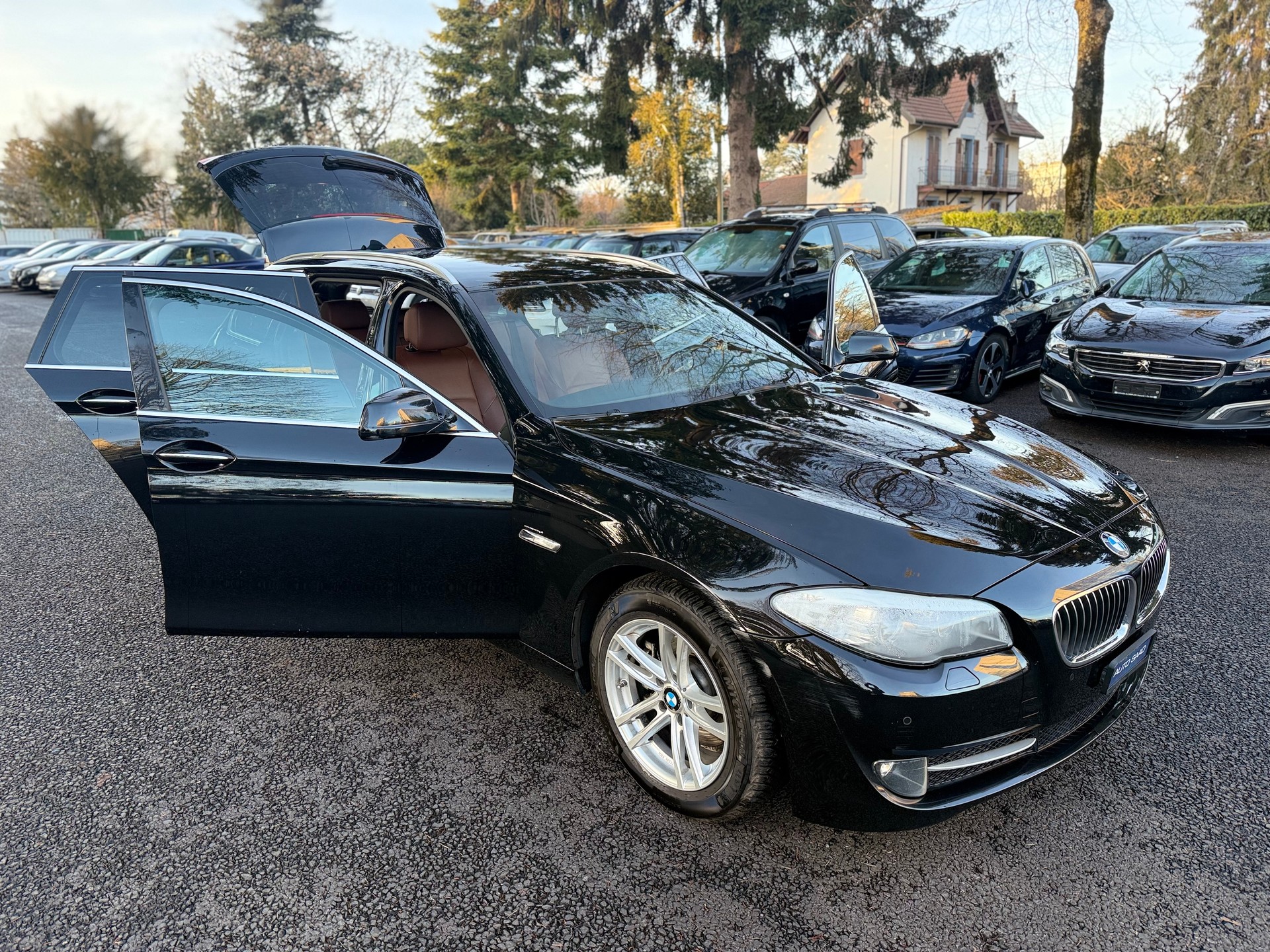 BMW 520d Touring Steptronic-image-12