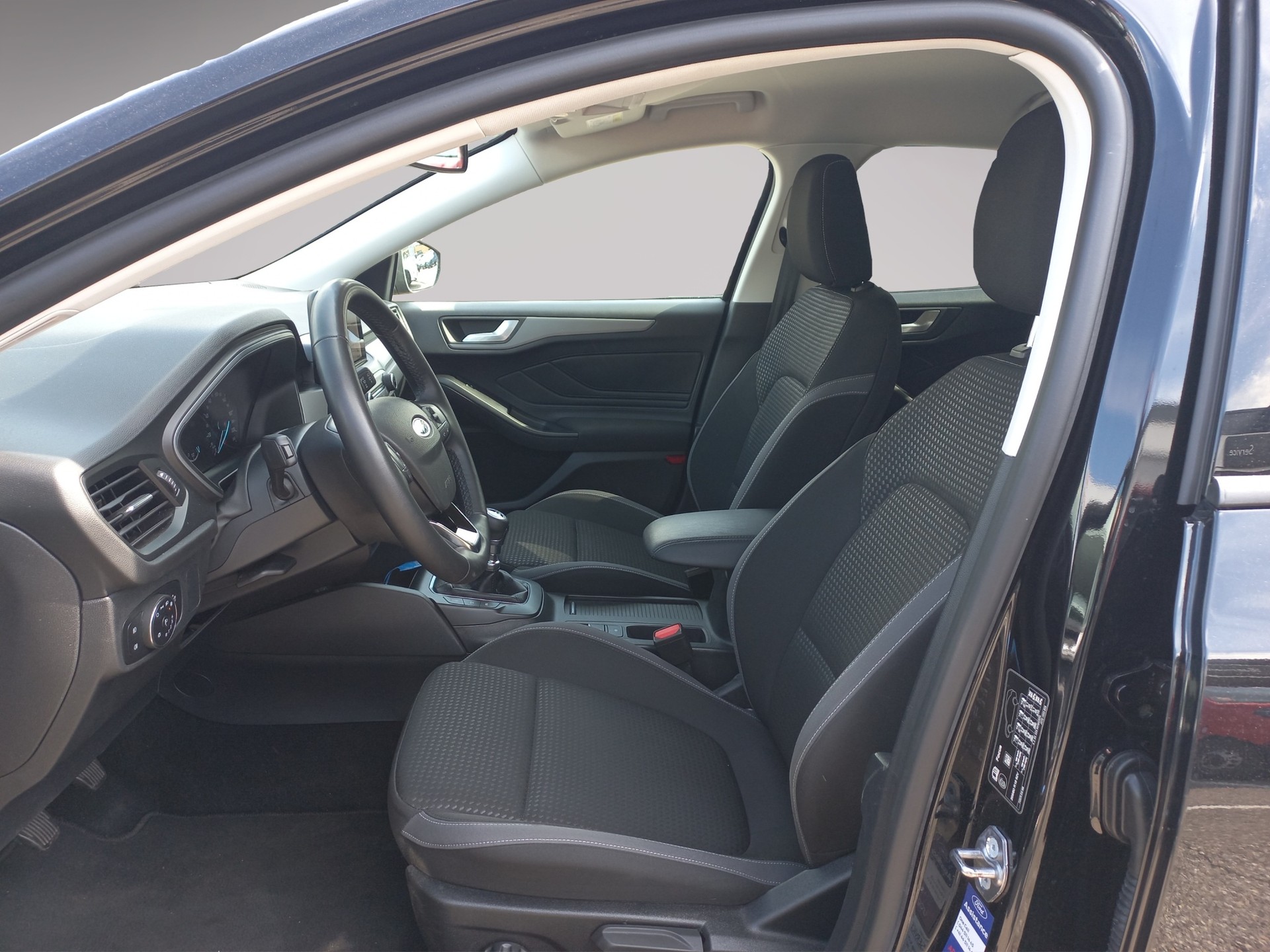 FORD Focus 1.0 SCTi Cool Connect-image-5