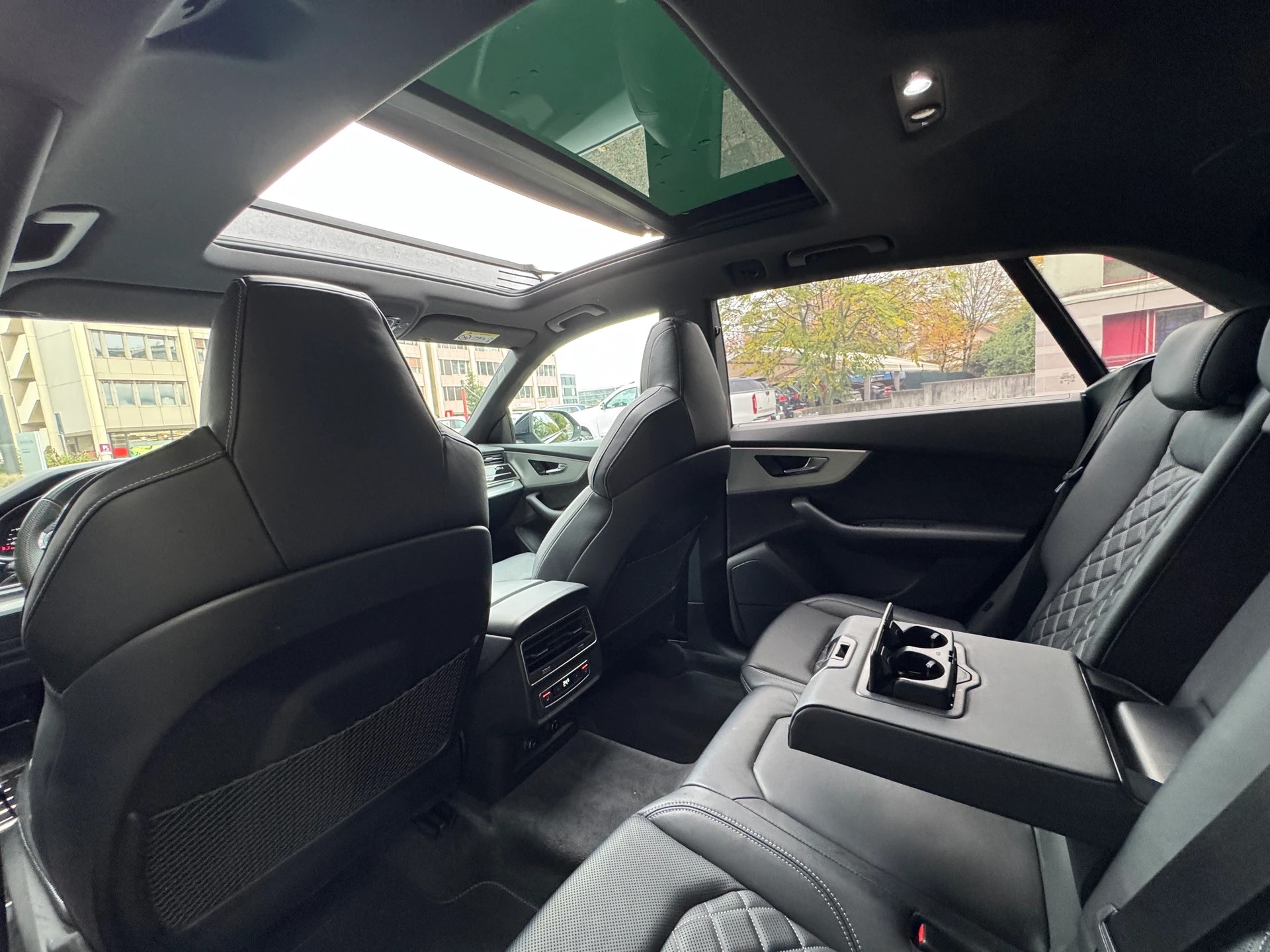 AUDI Q8 60 TFSI e quattro PHEV tiptronic-image-13