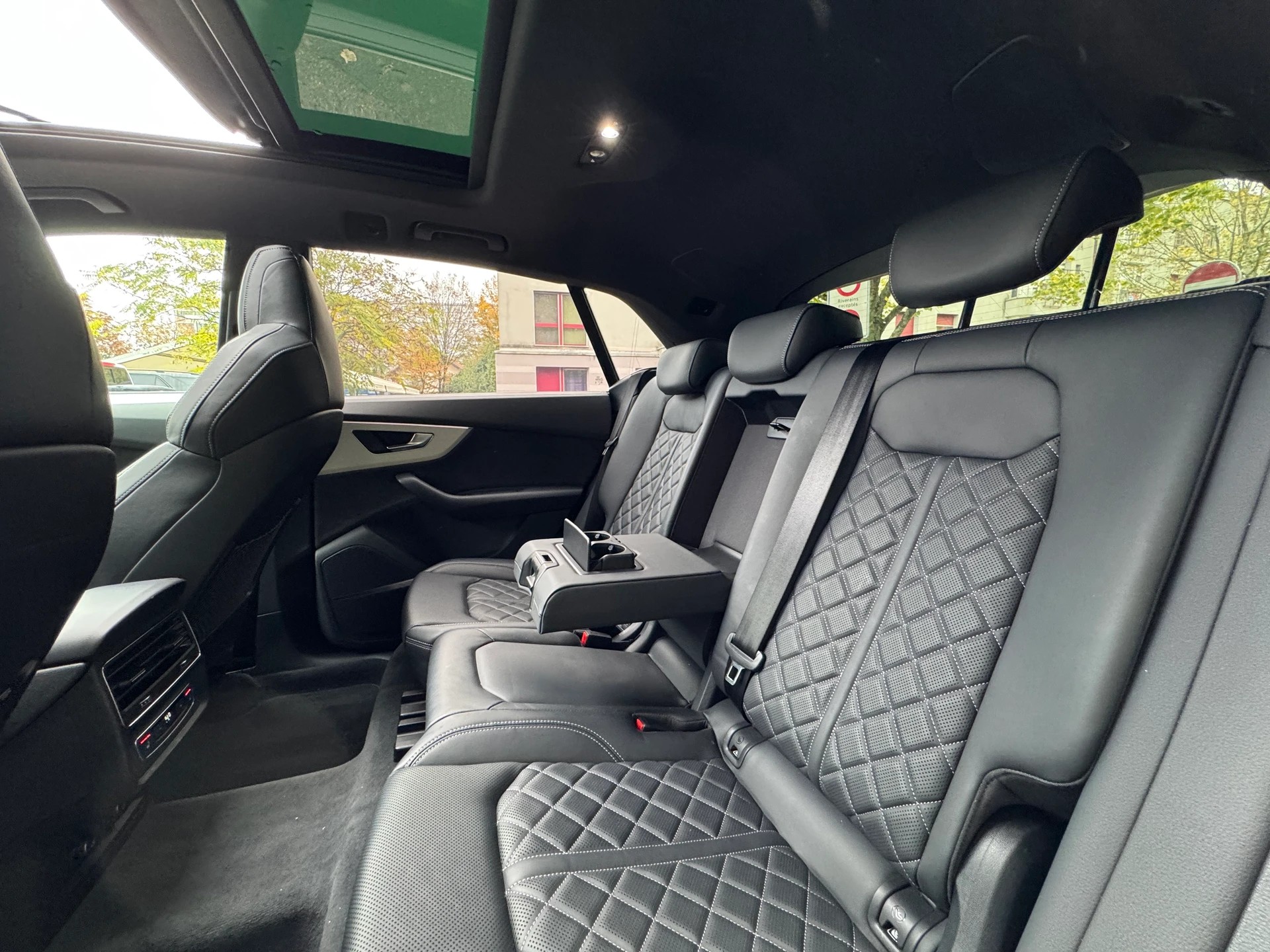 AUDI Q8 60 TFSI e quattro PHEV tiptronic-image-14