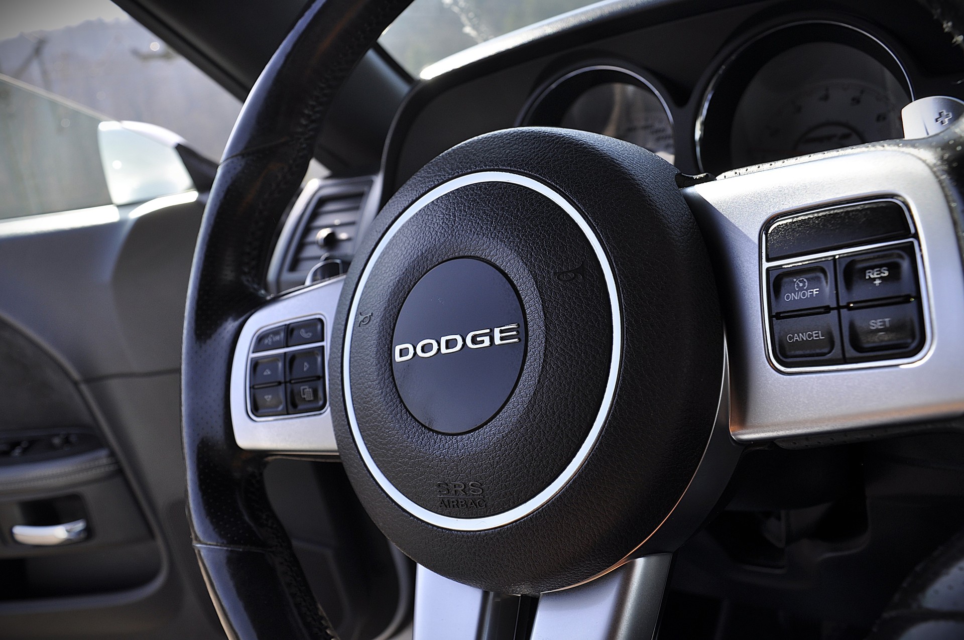 DODGE Challenger SRT8 **432PS**-image-13