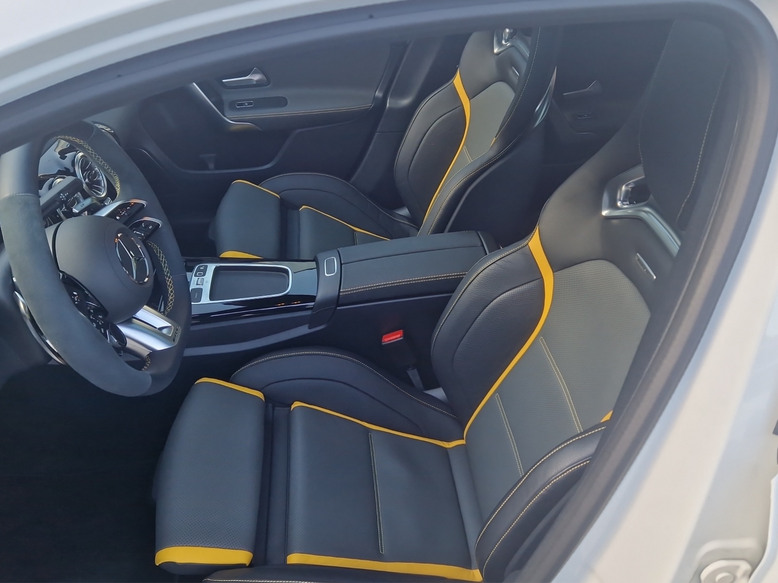 MERCEDES-BENZ A-Klasse W177 A 45 S AMG 4matic+-image-13