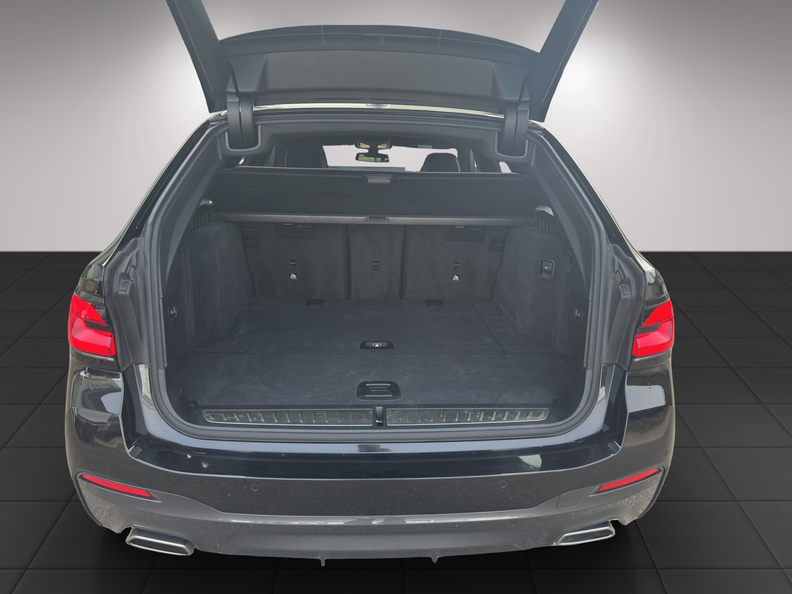 BMW 540i xDrive 48V Touring Pure M Sport Steptronic-image-14