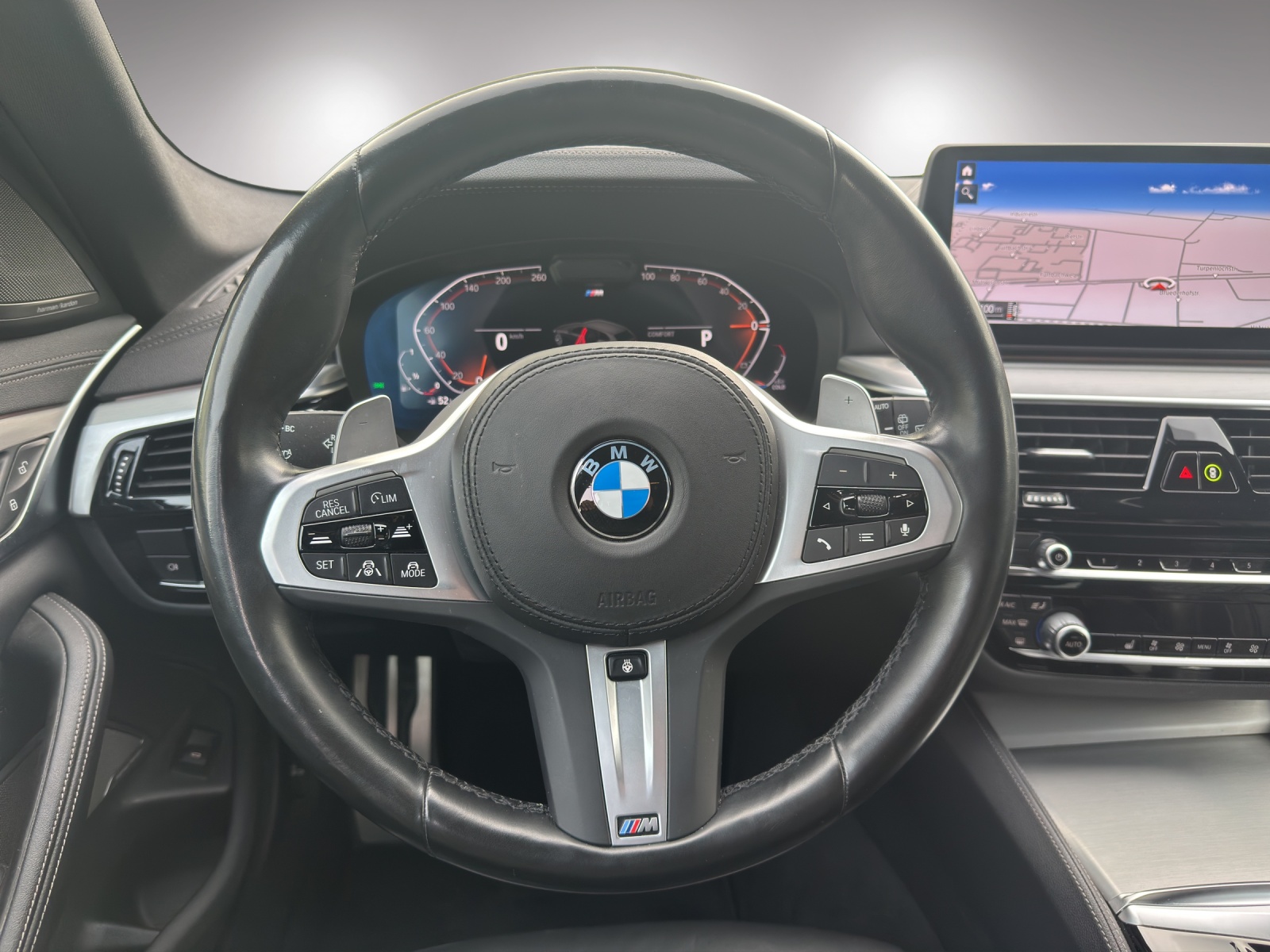 BMW 540i xDrive 48V Touring Pure M Sport Steptronic-image-12