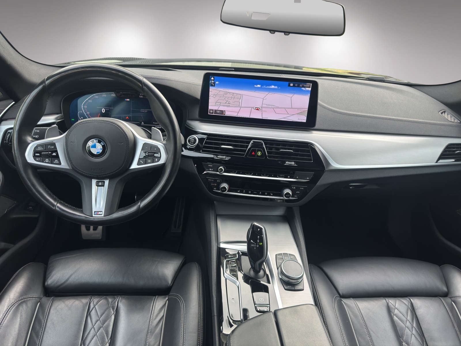 BMW 540i xDrive 48V Touring Pure M Sport Steptronic-image-8