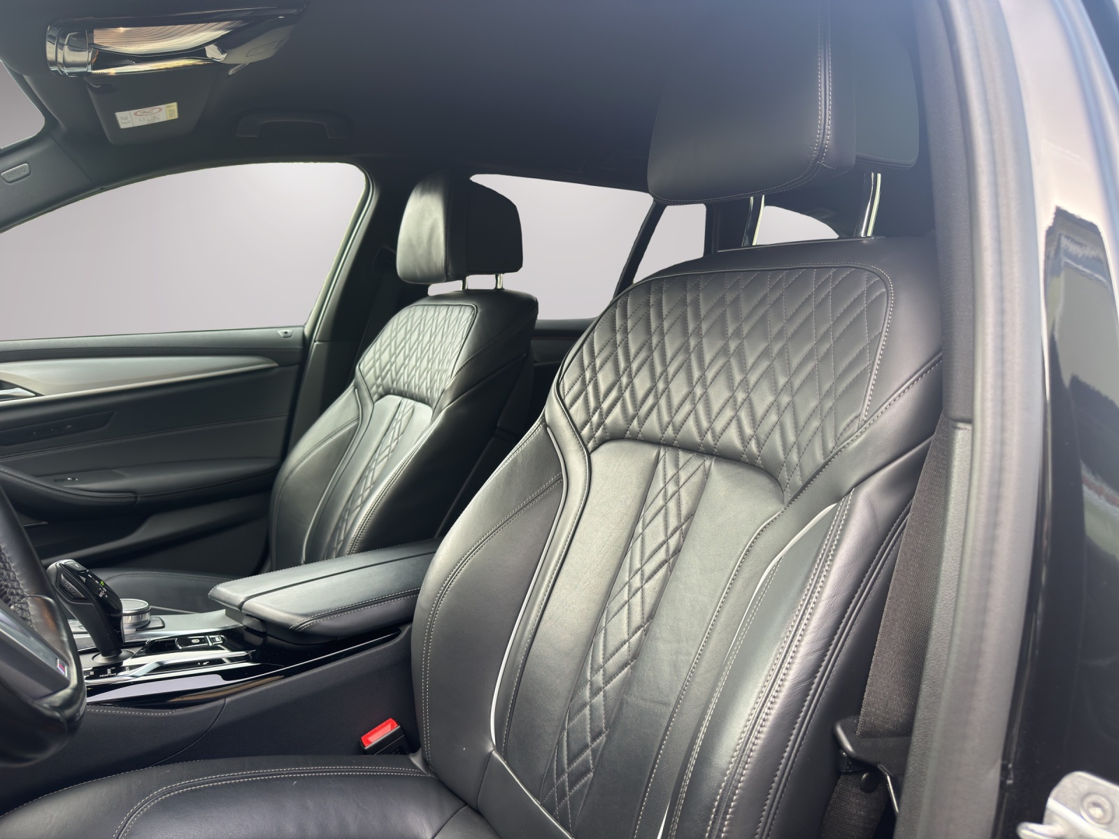 BMW 540i xDrive 48V Touring Pure M Sport Steptronic-image-10
