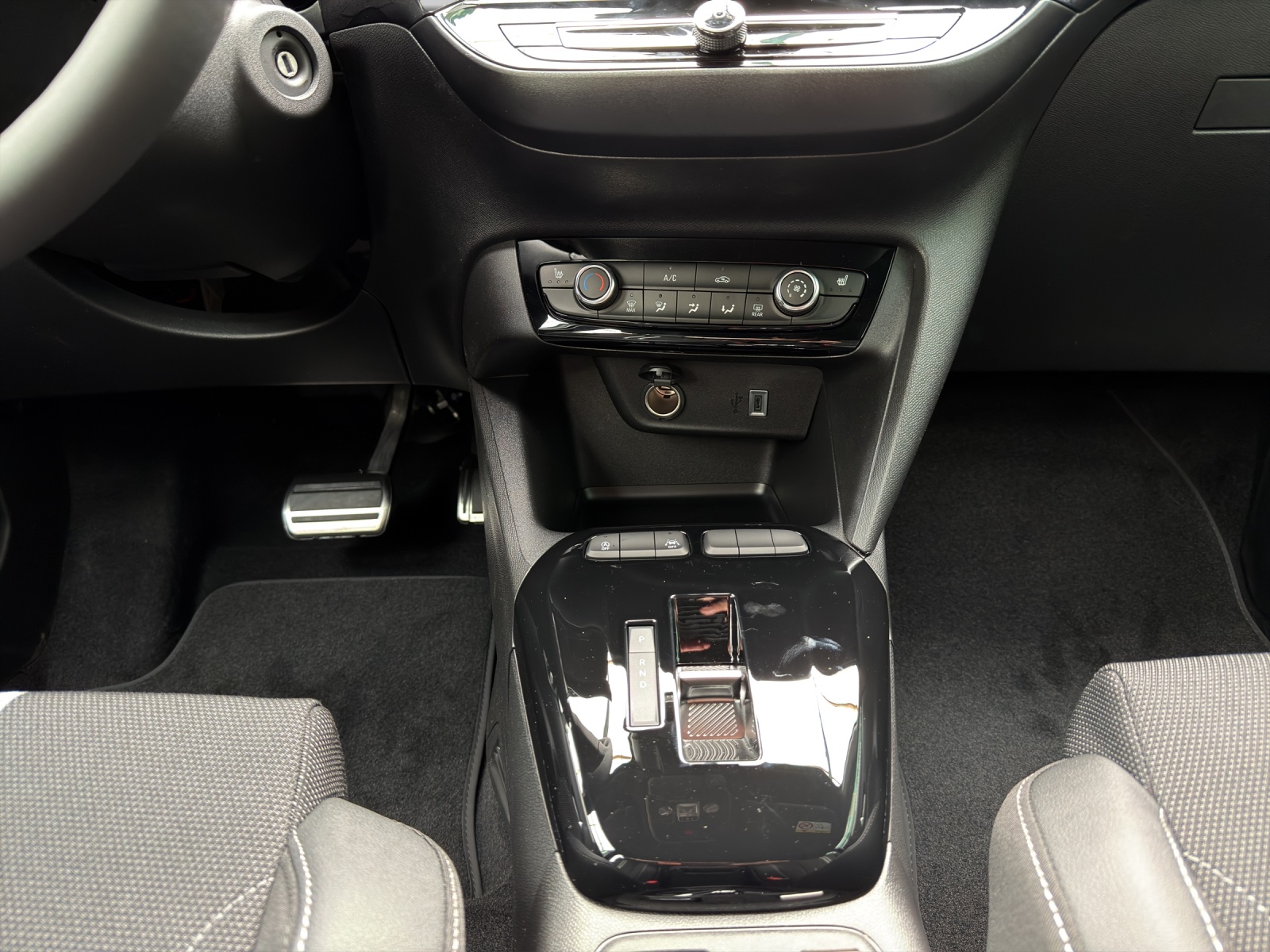 OPEL Corsa 1.2 T Hybrid Viva-image-17
