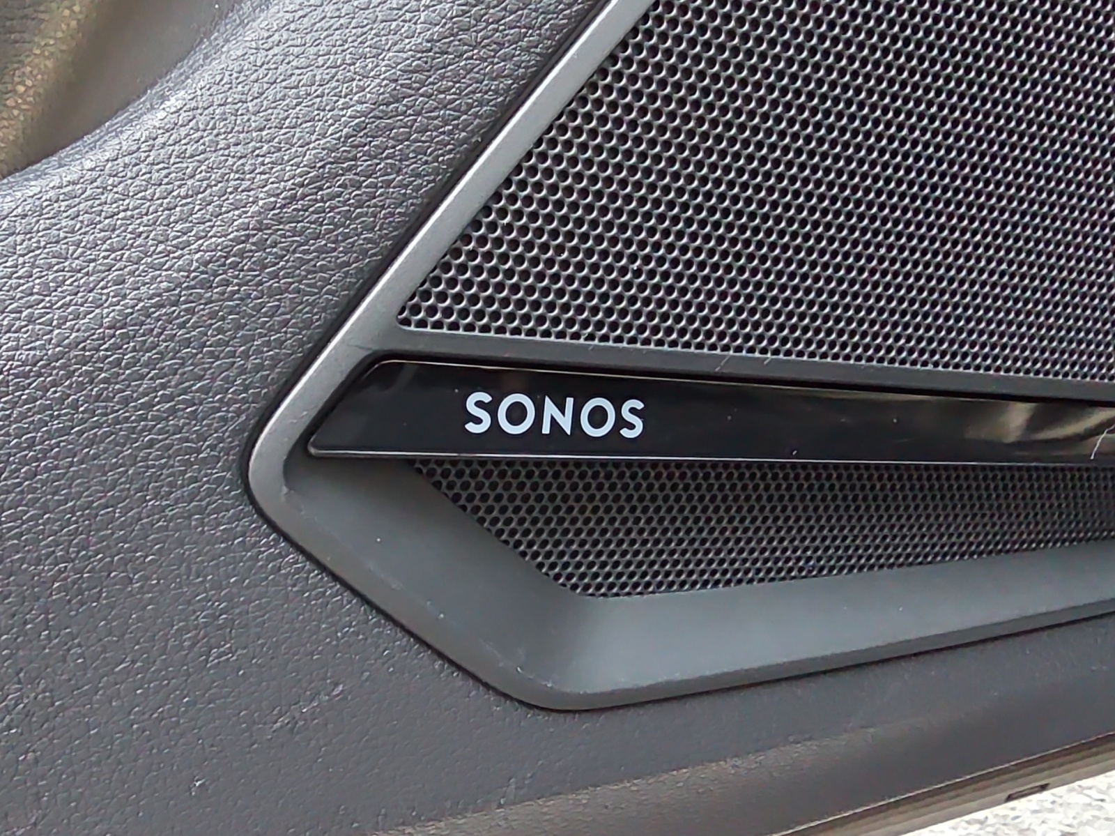 AUDI SQ2 TFSI quattro S-tronic-image-14