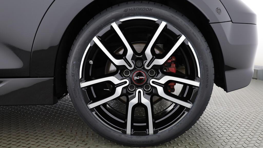 MINI John Cooper Works Cabrio-image-9