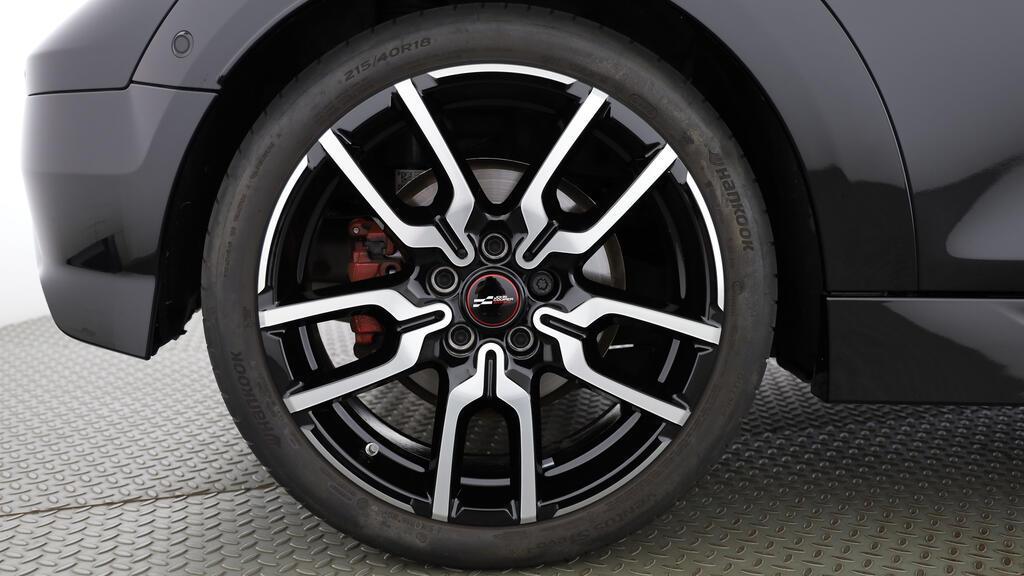 MINI John Cooper Works Cabrio-image-10