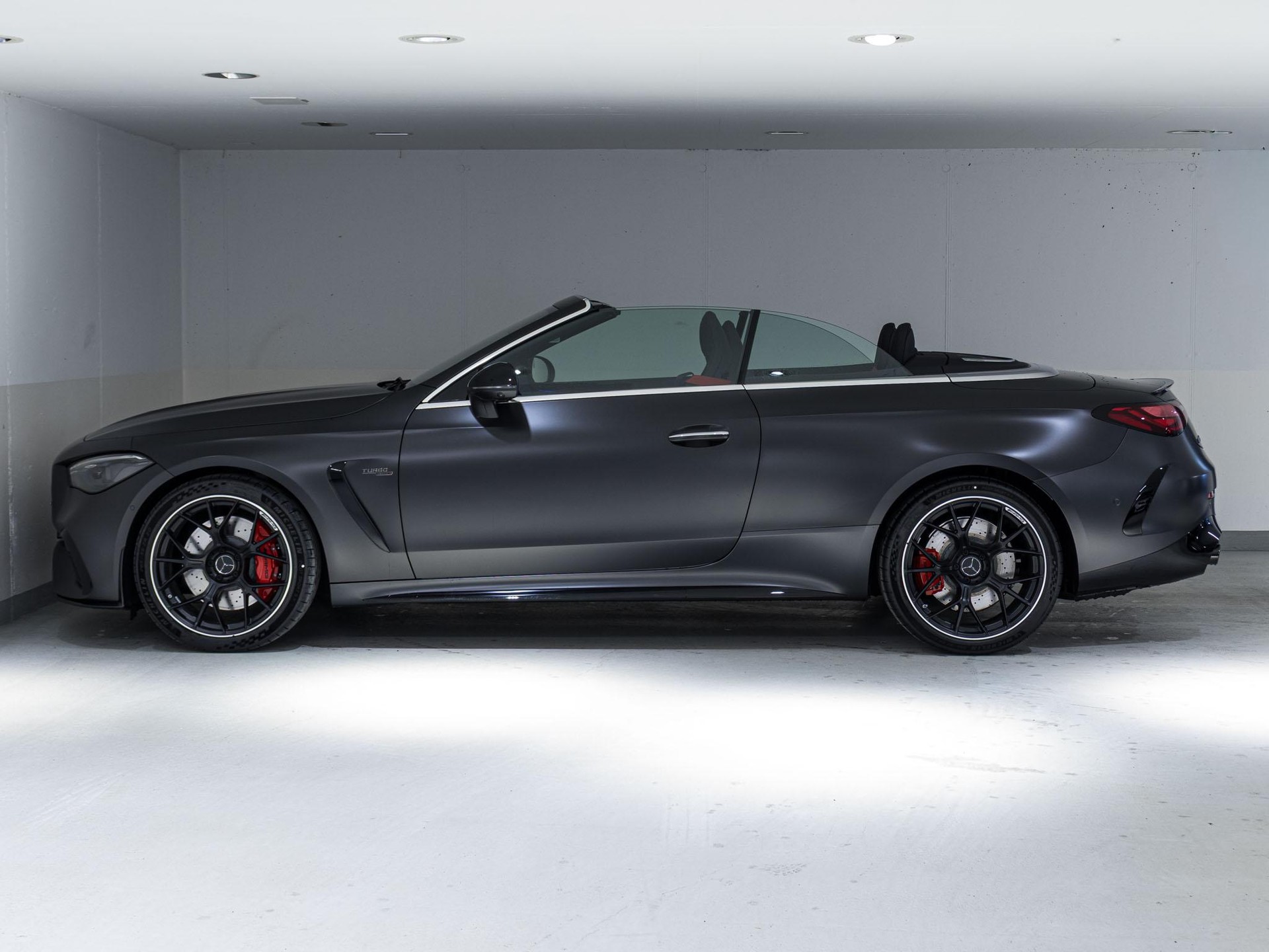 MERCEDES-BENZ CLE 53 AMG 4MATIC+ Cabriolet-image-4