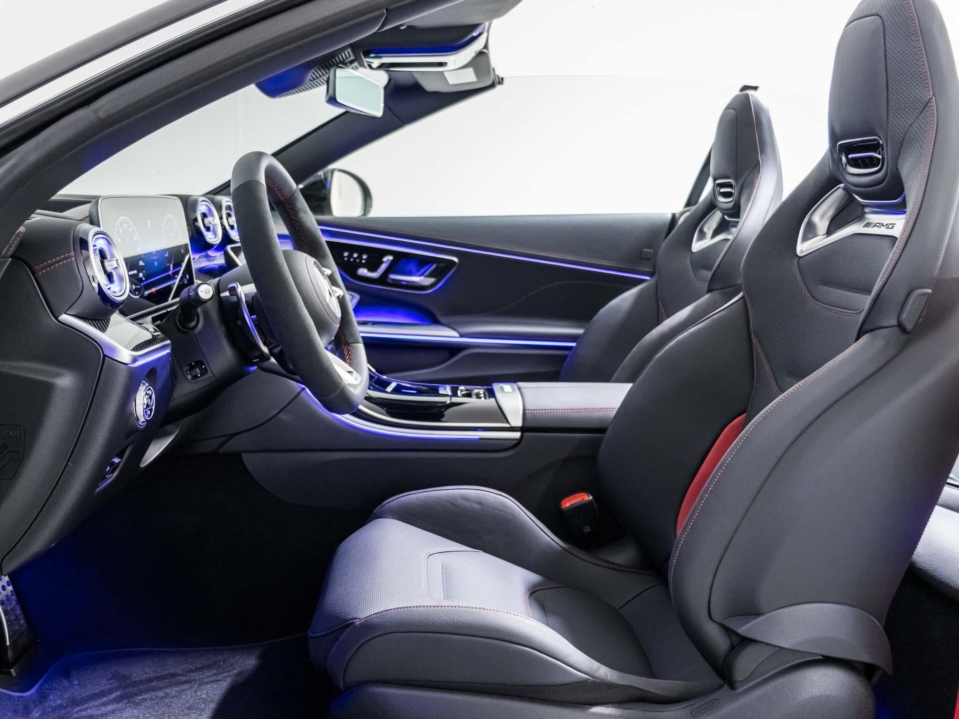 MERCEDES-BENZ CLE 53 AMG 4MATIC+ Cabriolet-image-6