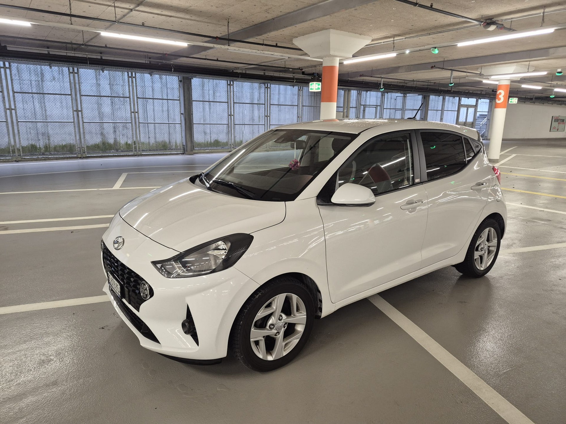 HYUNDAI i10 1.2 Amplia-image-1