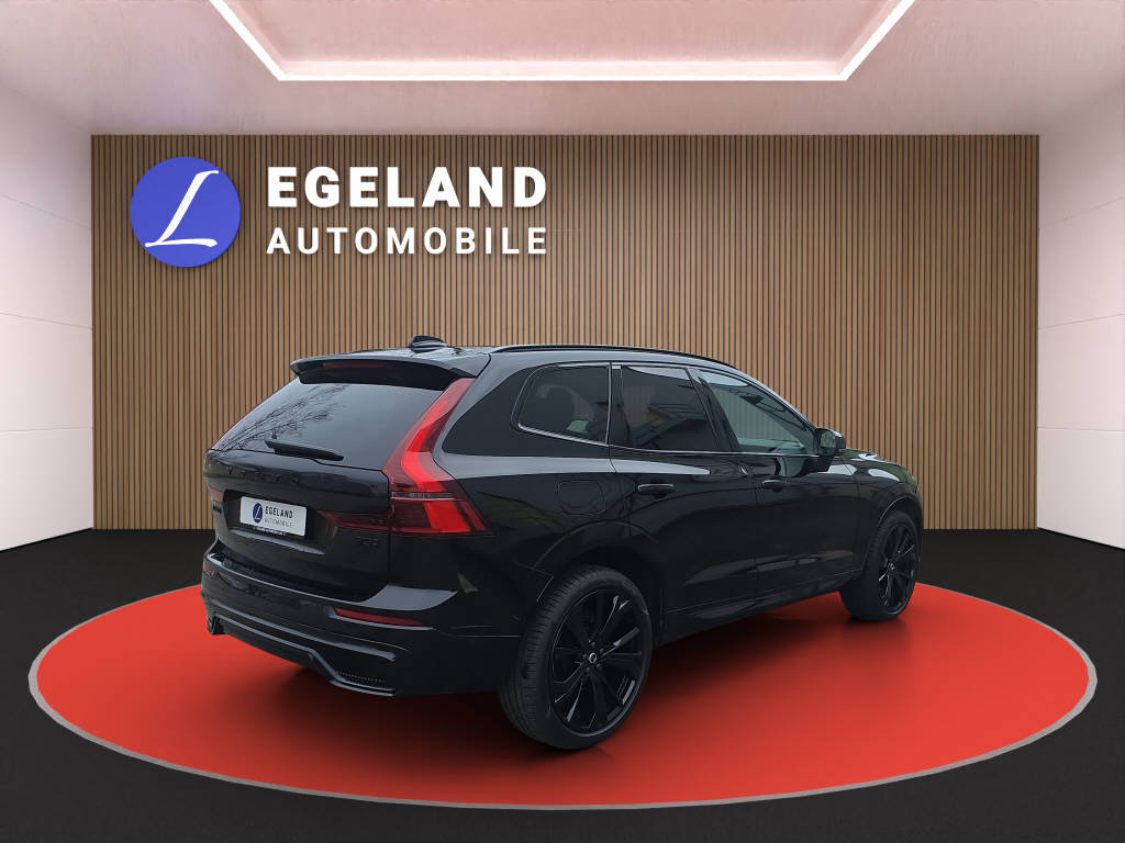 VOLVO XC60 2.0 B5 MH Black Edition AWD-image-3