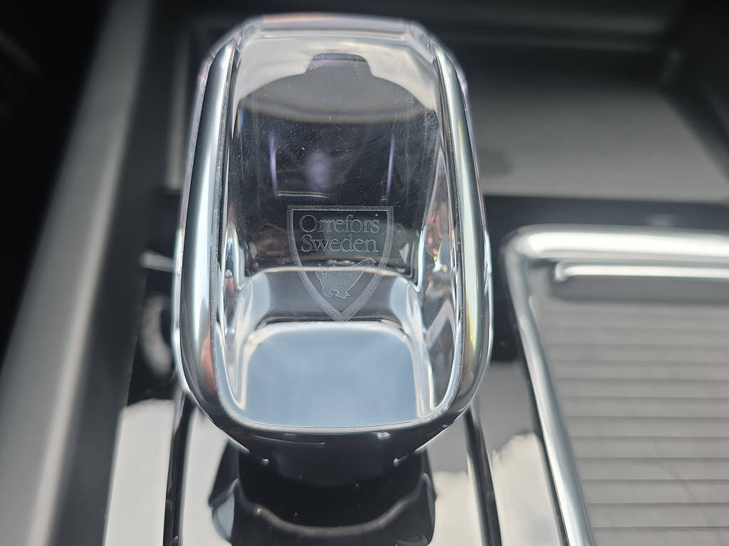 VOLVO XC60 2.0 B5 MH Black Edition AWD-image-21