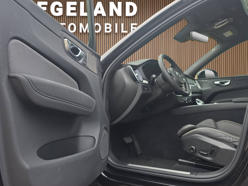 VOLVO XC60 2.0 B5 MH Black Edition AWD-image-10