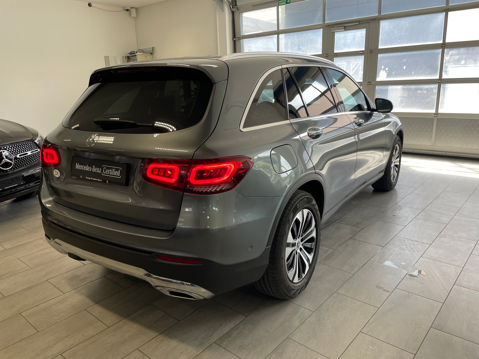 MERCEDES-BENZ GLC 300 4Matic 9G-Tronic-image-5