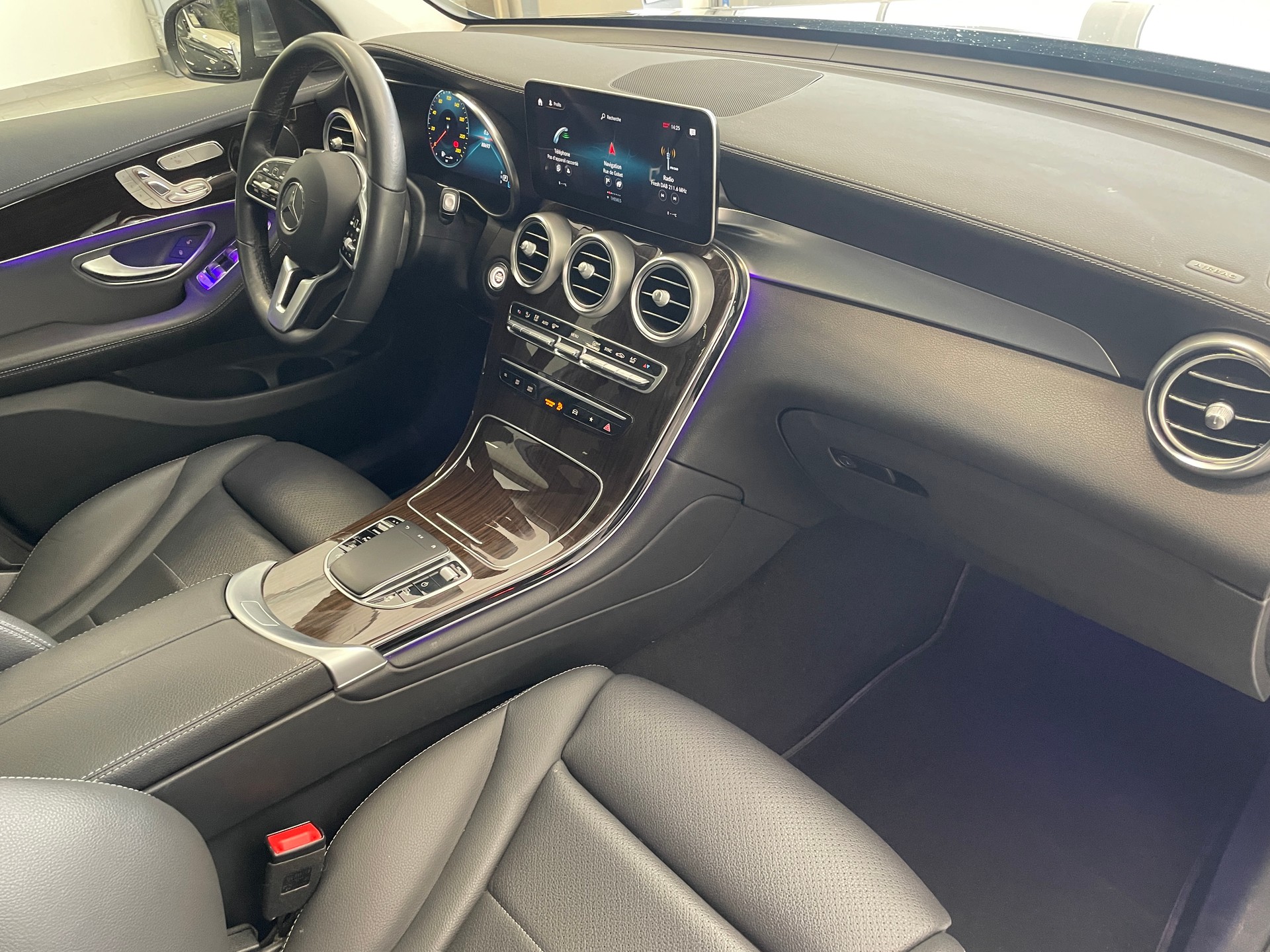 MERCEDES-BENZ GLC 300 4Matic 9G-Tronic-image-23