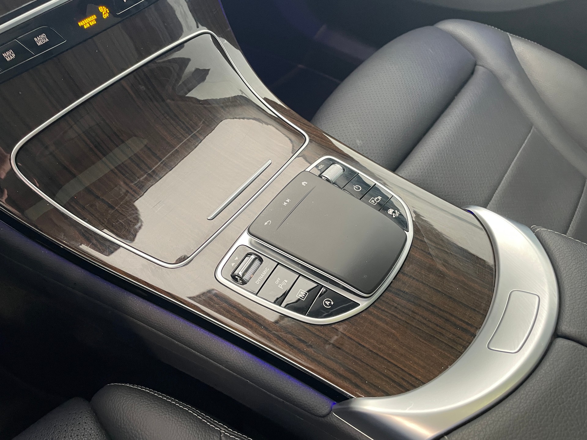 MERCEDES-BENZ GLC 300 4Matic 9G-Tronic-image-17