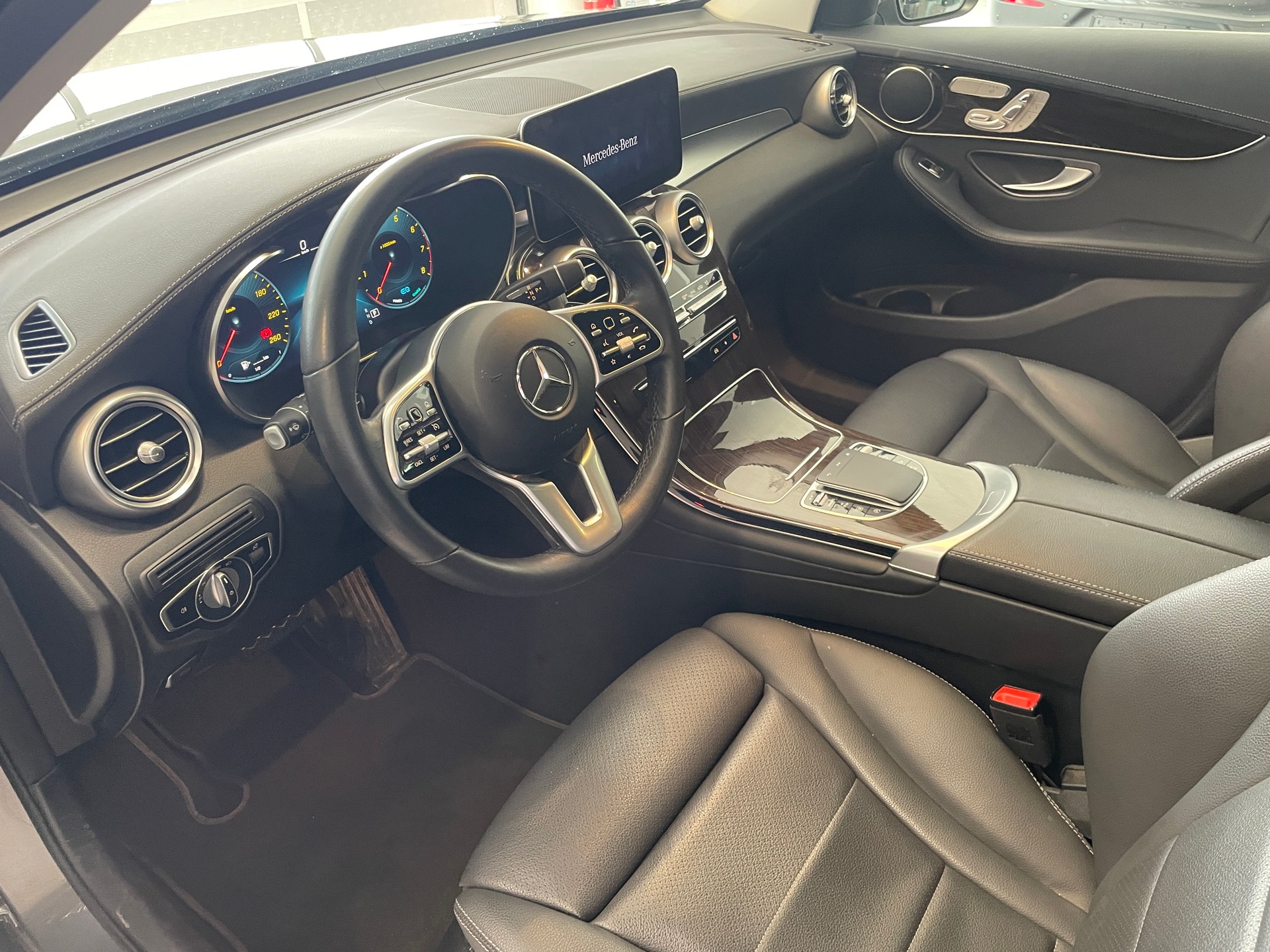 MERCEDES-BENZ GLC 300 4Matic 9G-Tronic-image-12