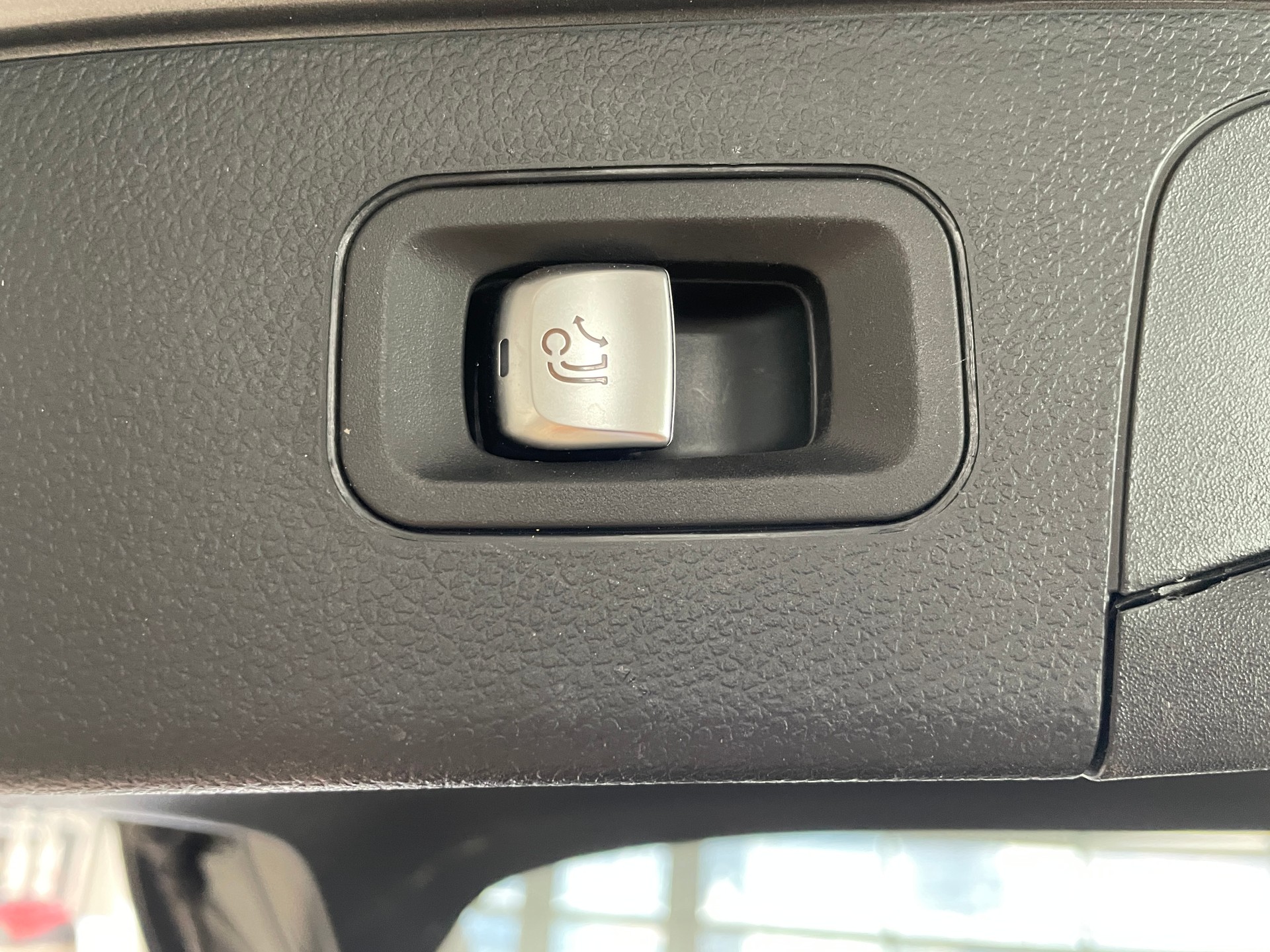 MERCEDES-BENZ GLC 300 4Matic 9G-Tronic-image-8