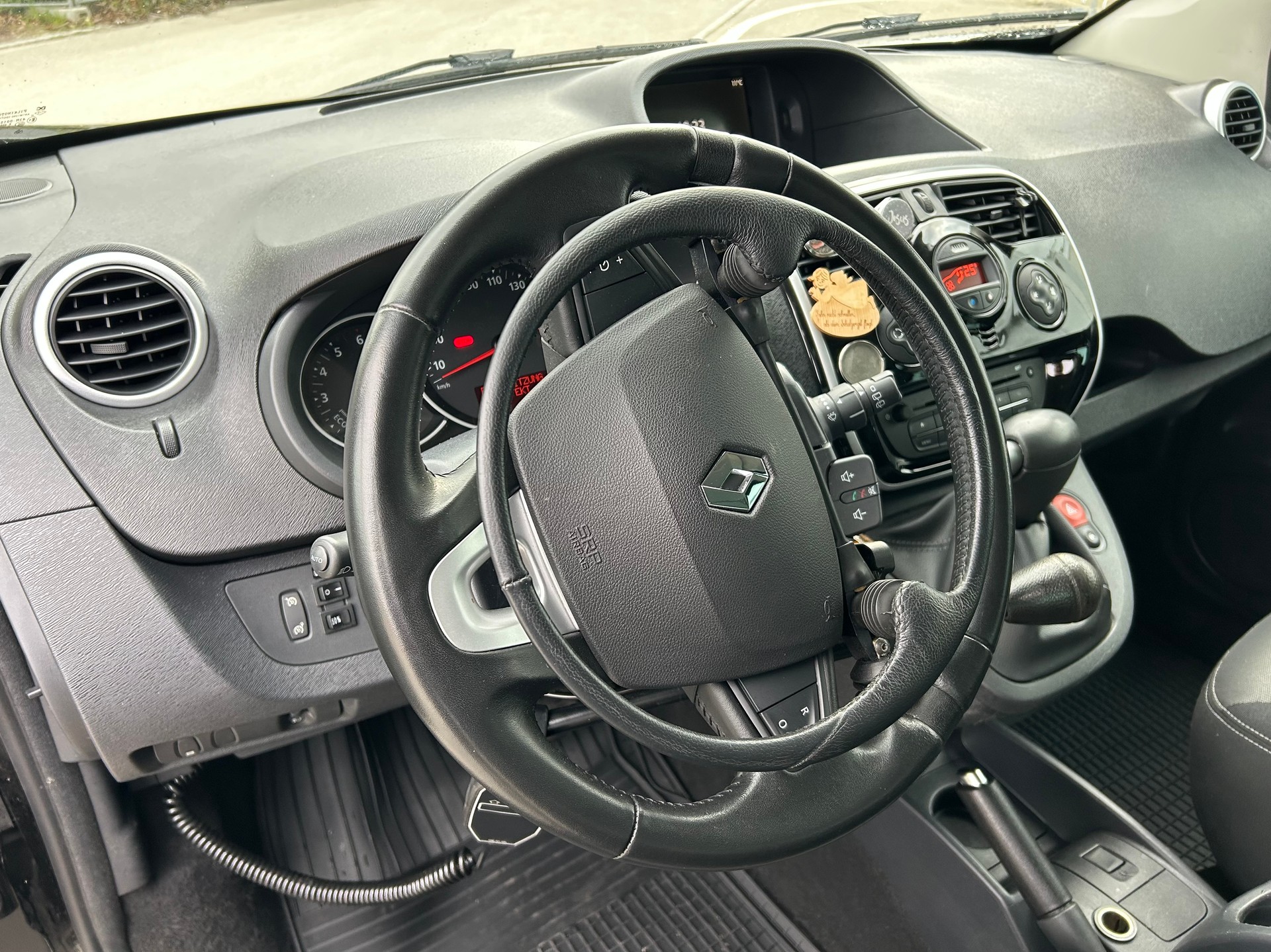RENAULT Kangoo 1.5 dCi Story EDC-image-11