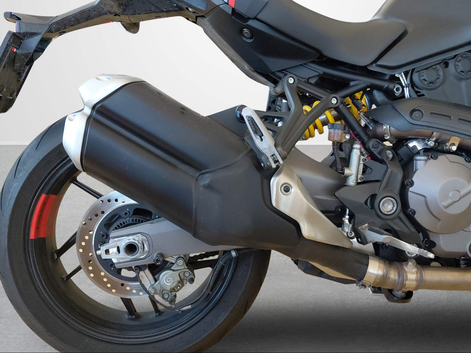 DUCATI Monster 821 Stealth-image-4