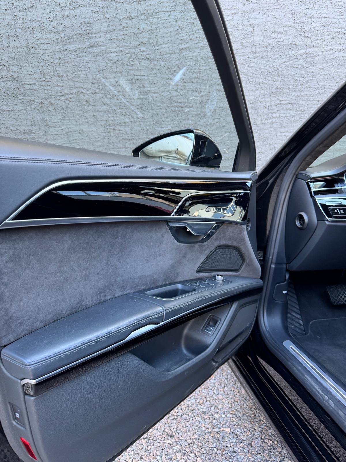 AUDI A8 55 TFSI quattro tiptronic-image-11