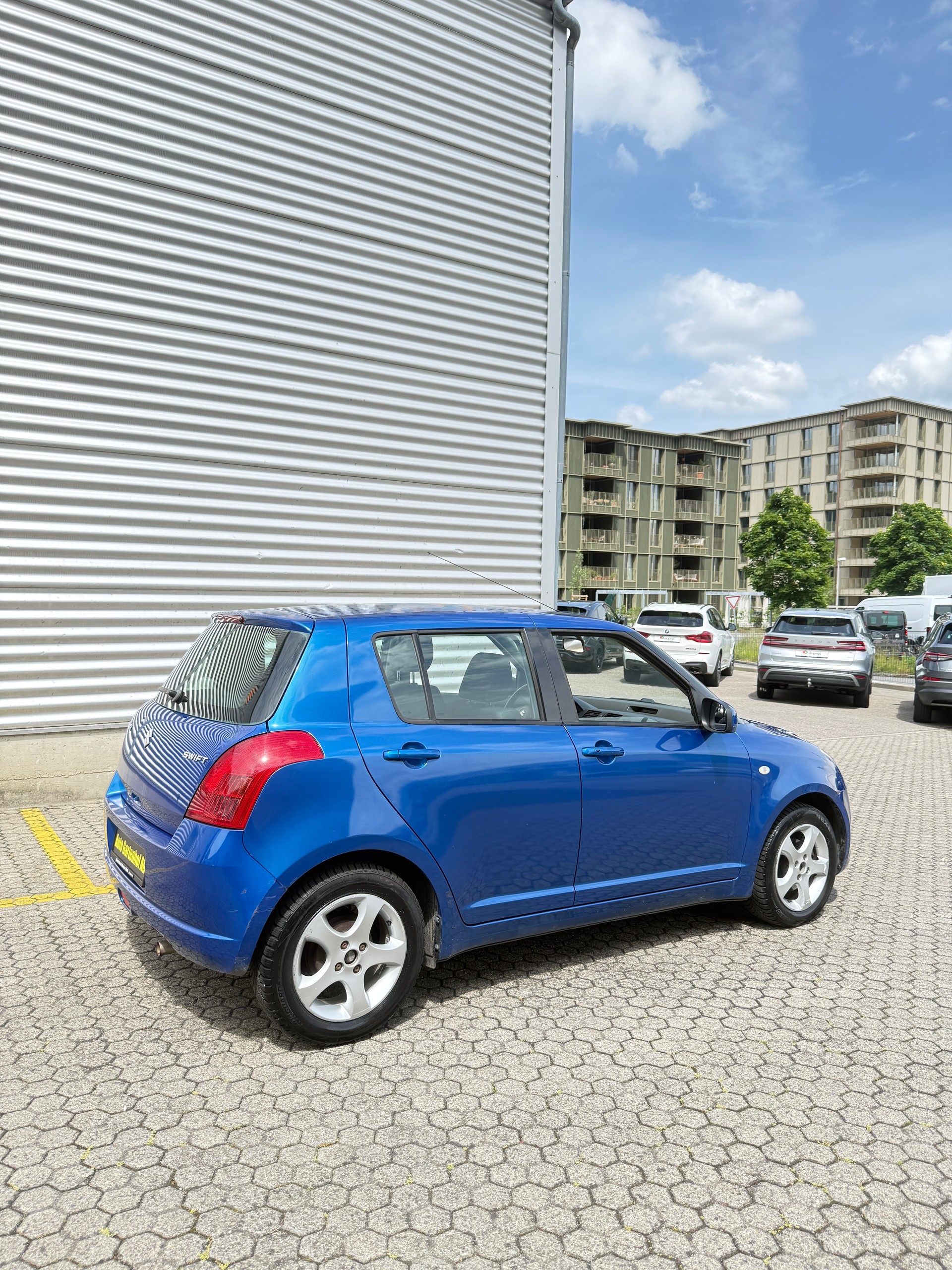 SUZUKI Swift 1.3i 16V GL Top-image-3