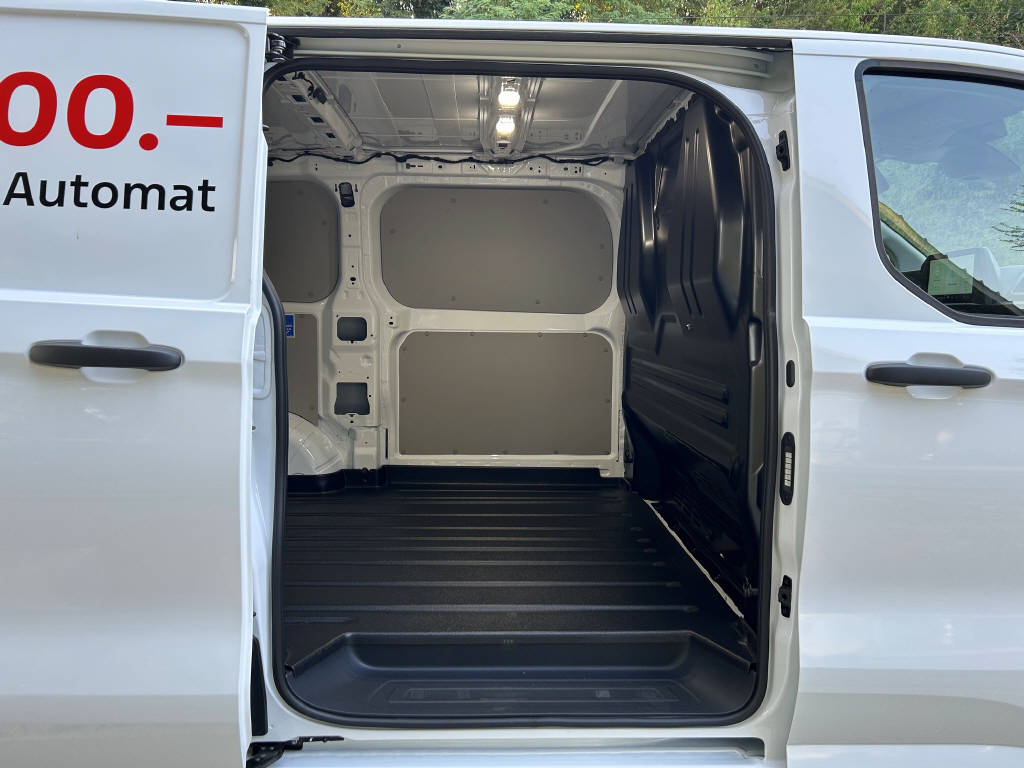 FORD Transit Custom Van 320 L1 2.5 Duratec 233 Trend PHEV-image-5