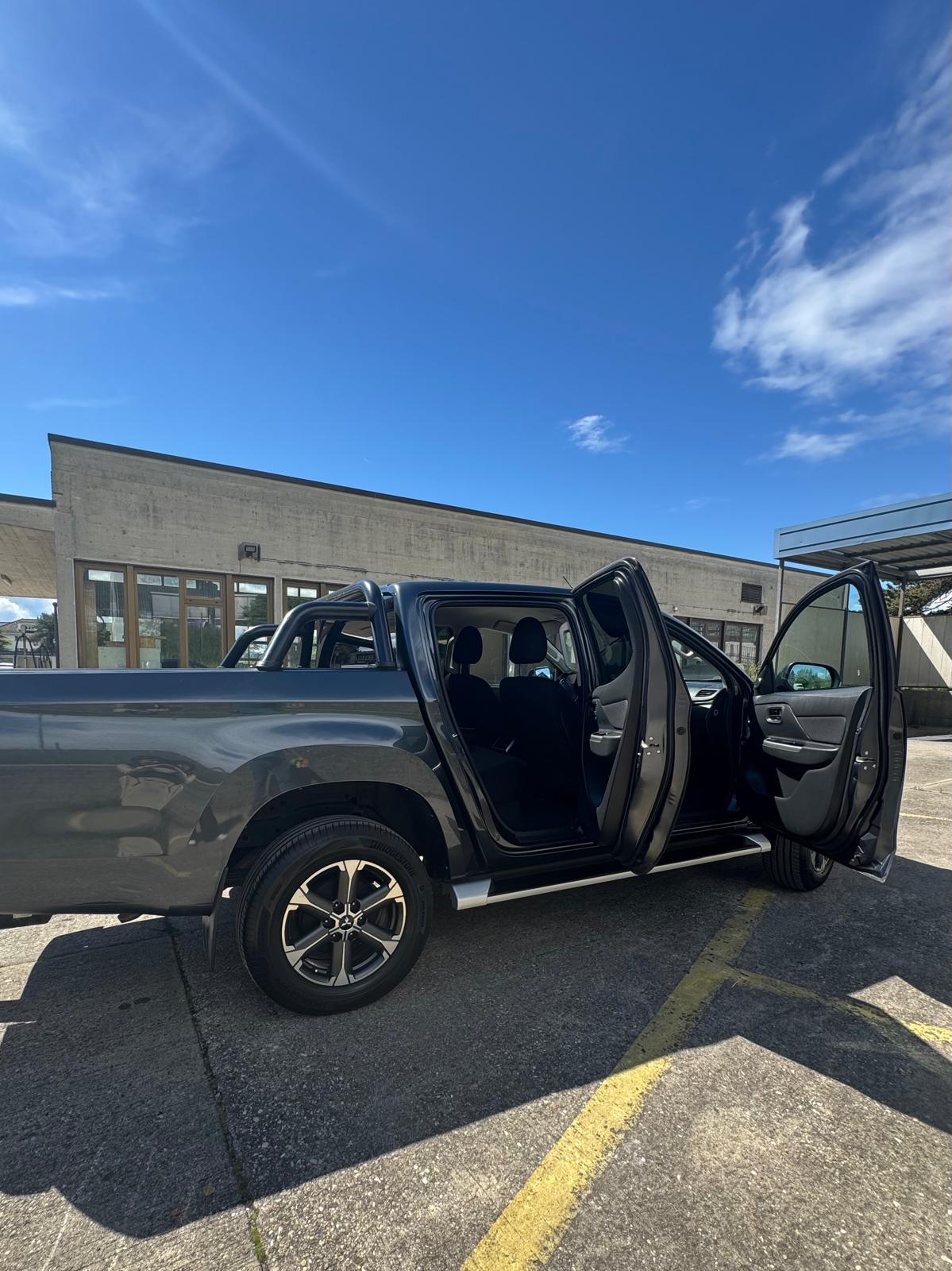 MITSUBISHI L 200 2.2 Double Cab Style + DiD A/T-image-1