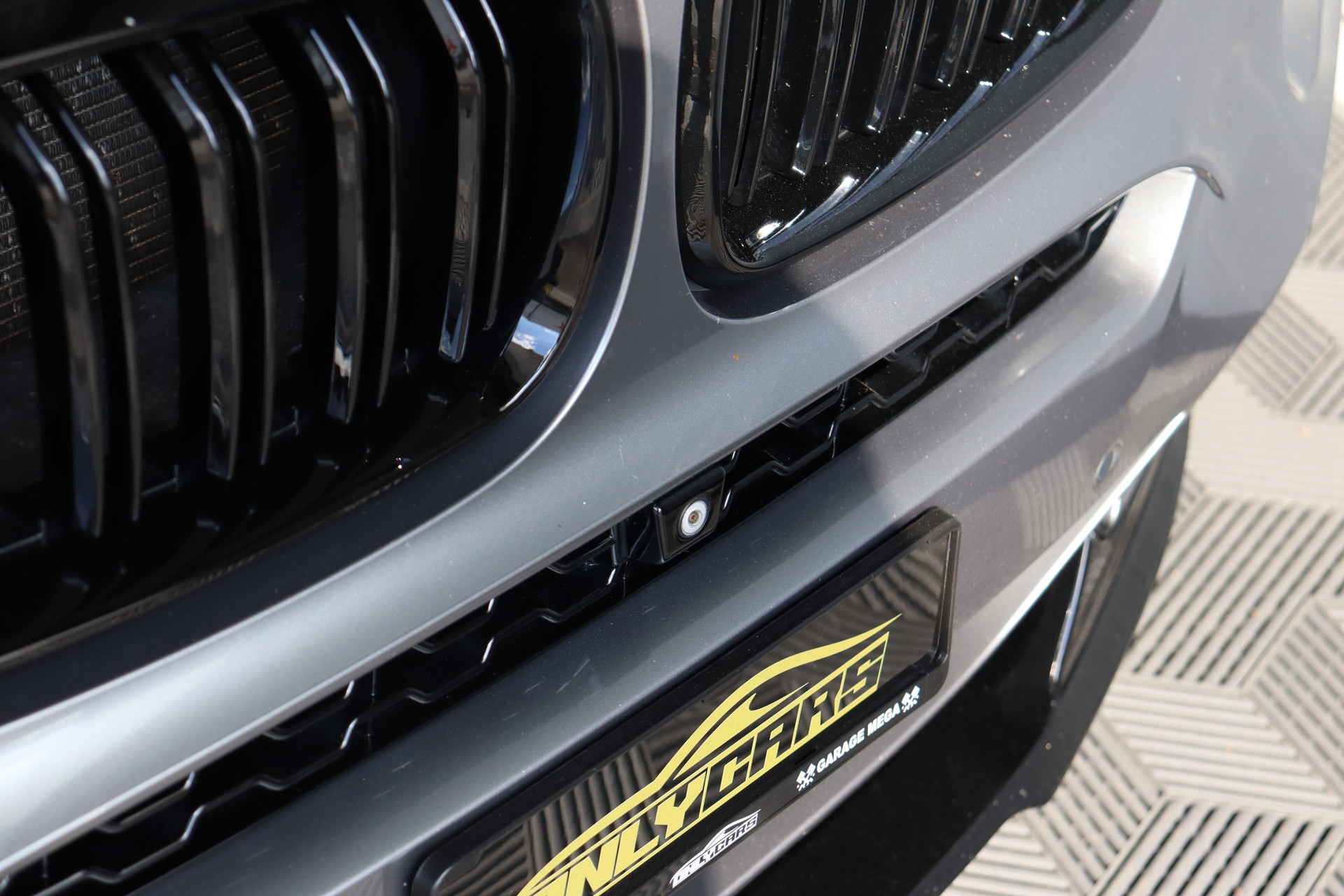 BMW X6 M50D STEPTRONIC ** TIEFERGELEGT ** AVERSUS FELGEN ** FRISCH AB MFK UND SERVICE **-image-10