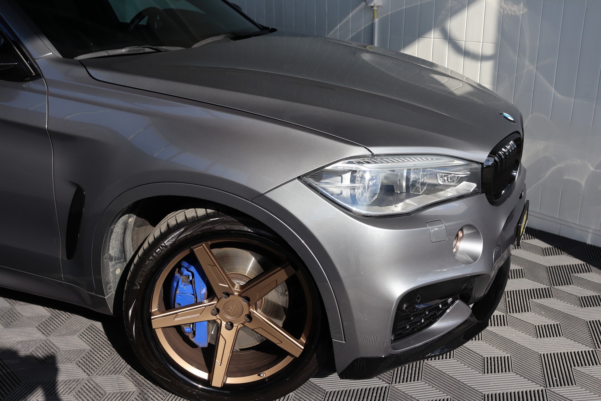 BMW X6 M50D STEPTRONIC ** TIEFERGELEGT ** AVERSUS FELGEN ** FRISCH AB MFK UND SERVICE **-showroom-element-3