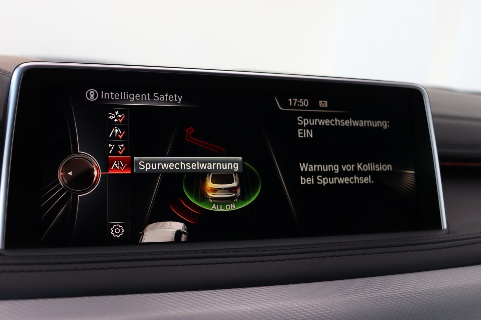 BMW X6 M50D STEPTRONIC ** TIEFERGELEGT ** AVERSUS FELGEN ** FRISCH AB MFK UND SERVICE **-image-29