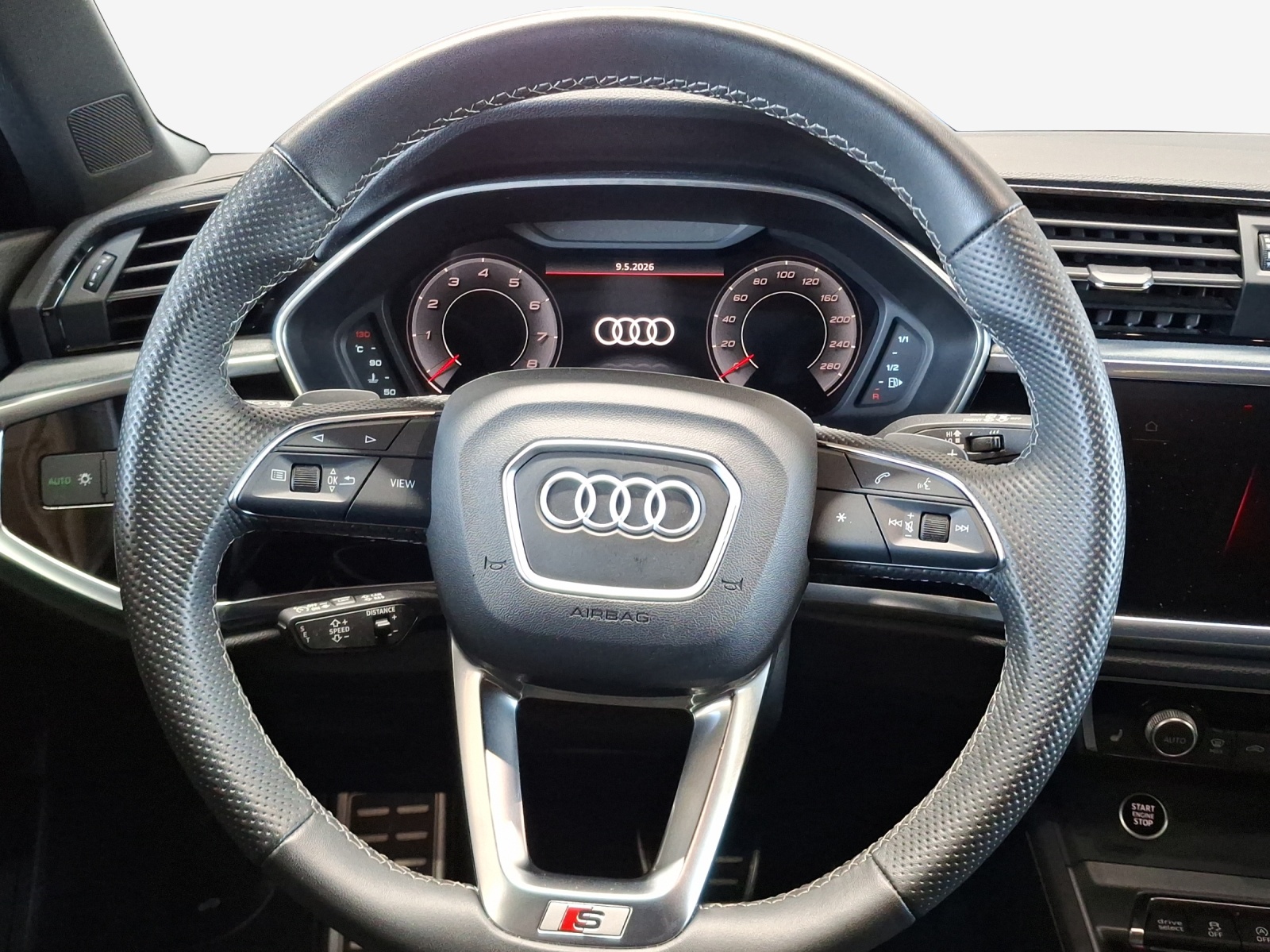 AUDI Q3 Sportback 40 TFSI S line quattro S-tronic-image-9