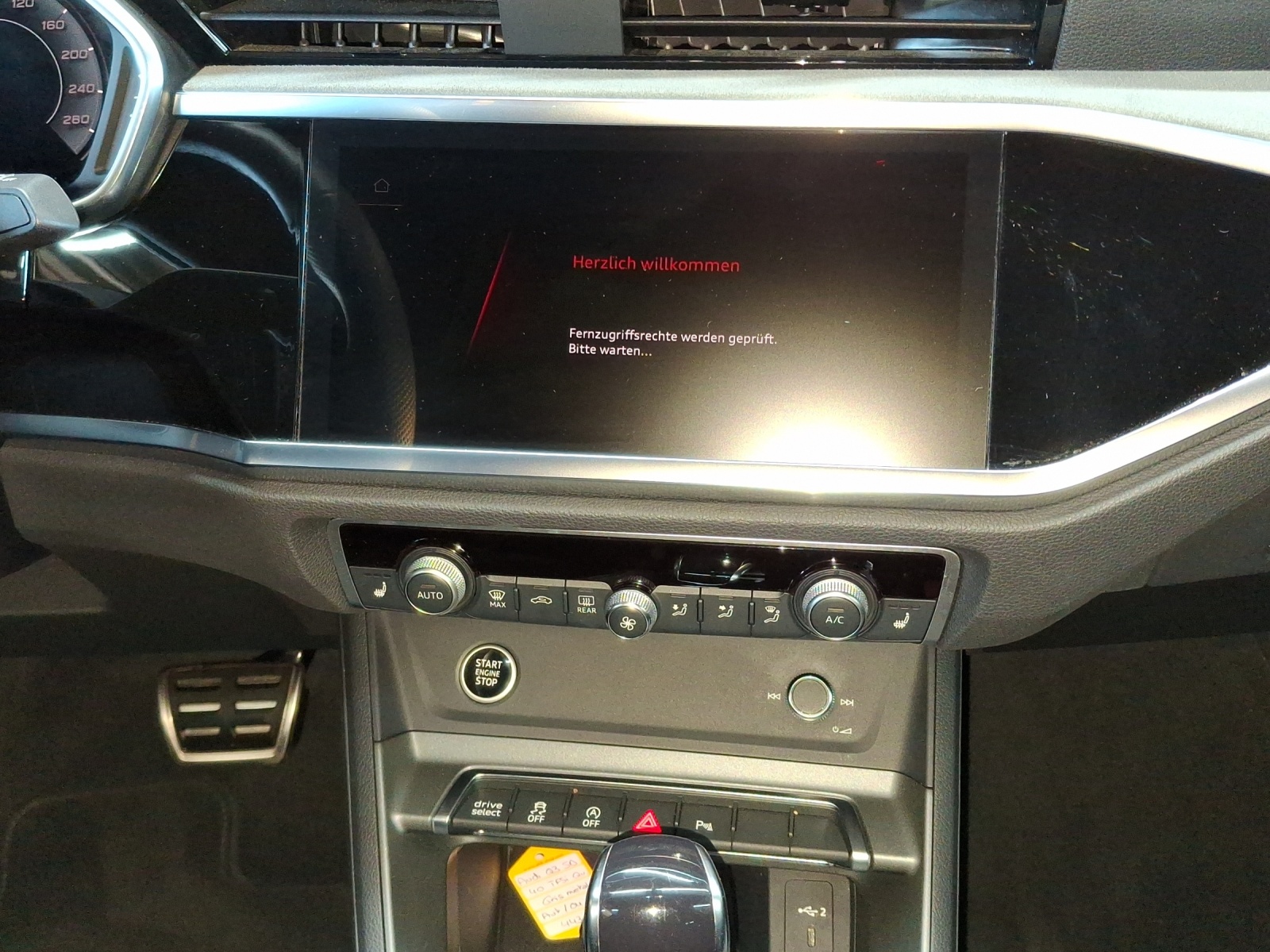 AUDI Q3 Sportback 40 TFSI S line quattro S-tronic-image-10