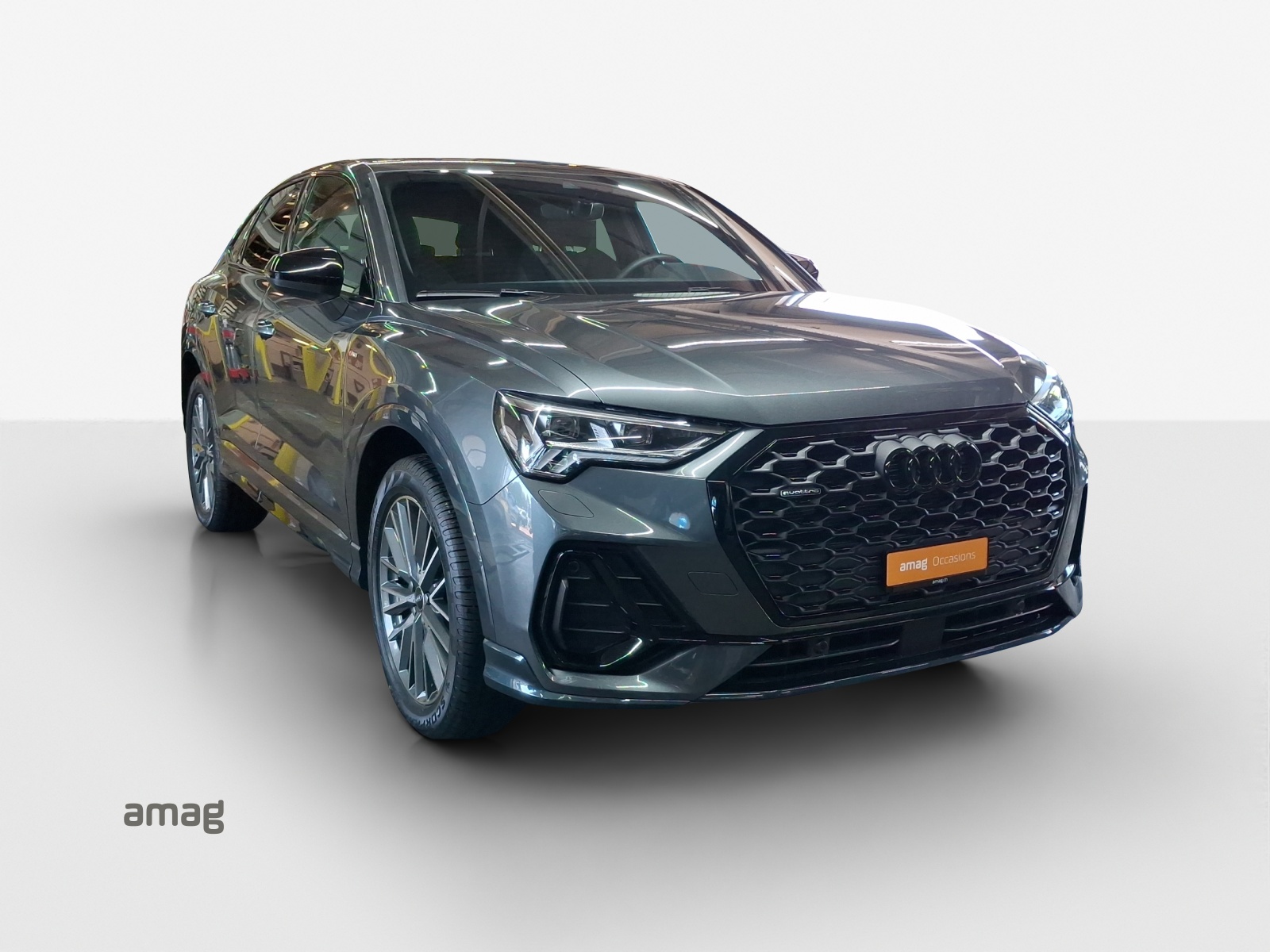 AUDI Q3 Sportback 40 TFSI S line quattro S-tronic-image-5